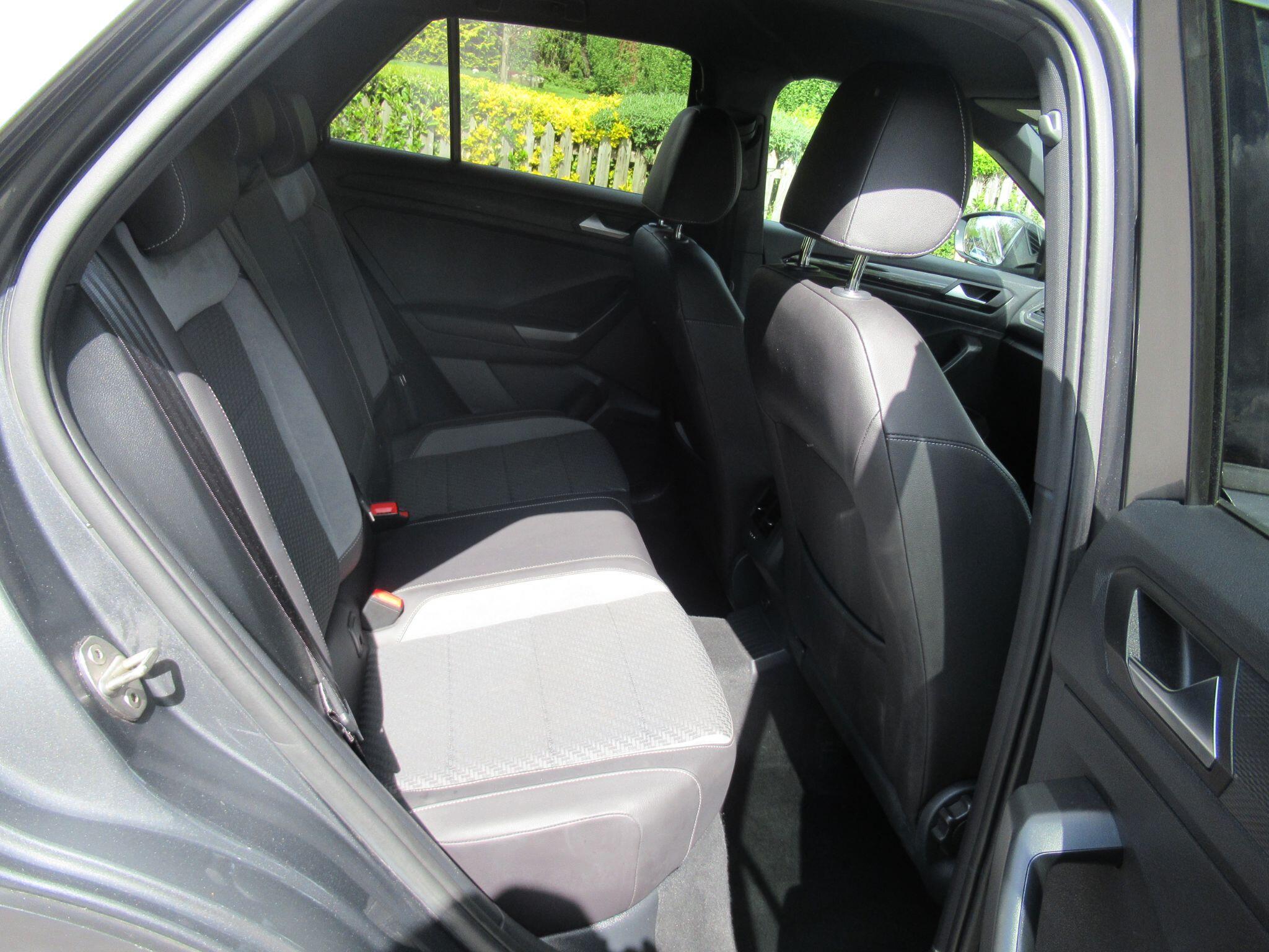 Volkswagen T-Roc - Image 19