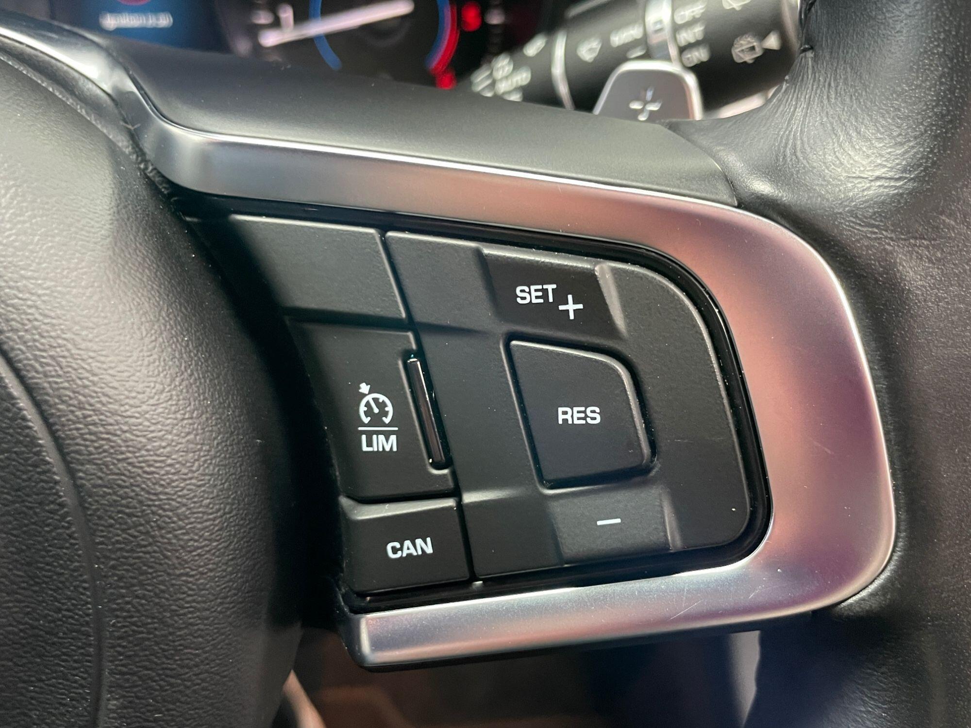 Jaguar XF - Image 37