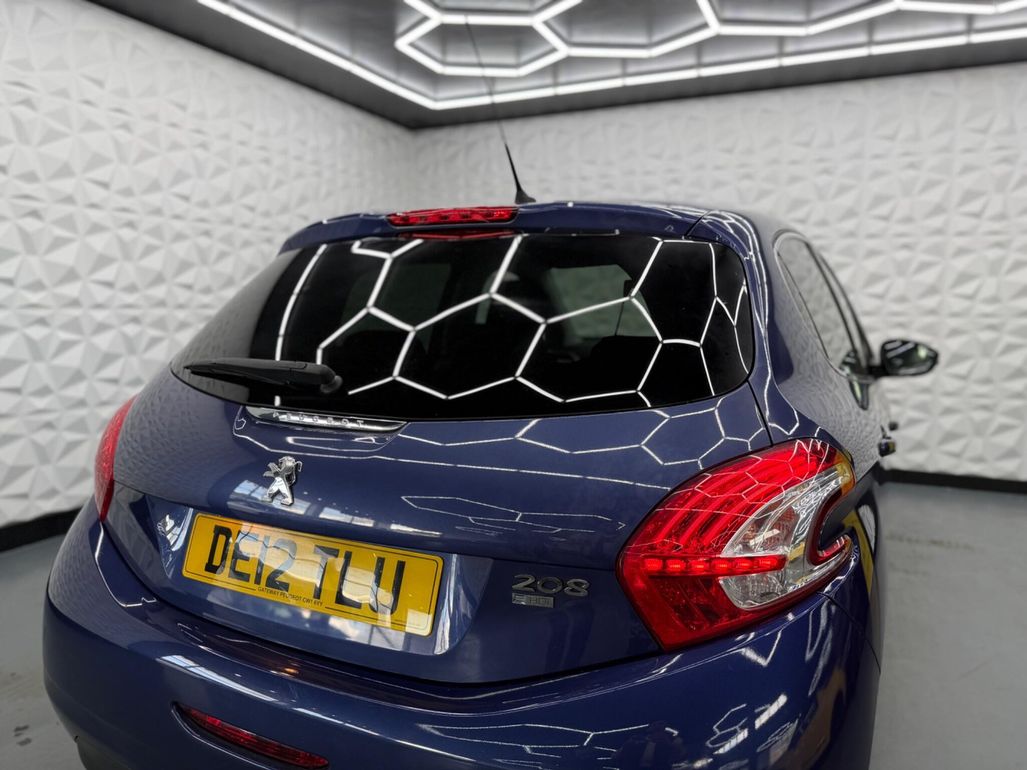 Peugeot 208 - Image 15