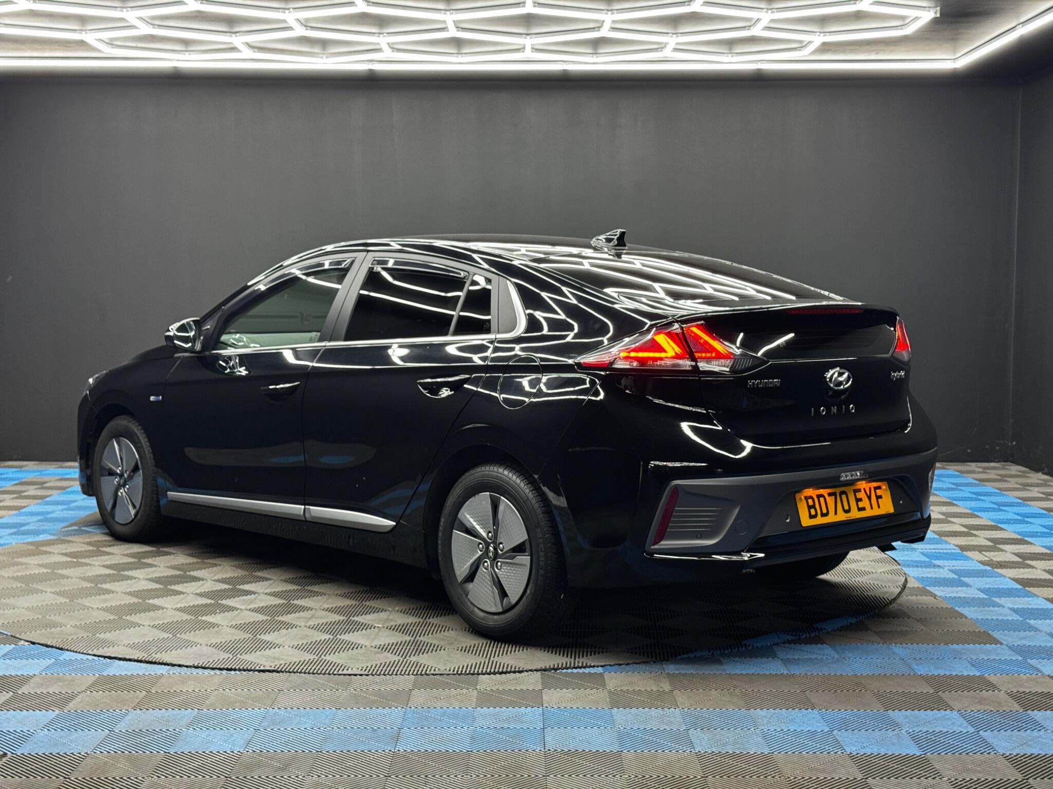 Hyundai Ioniq - Image 7
