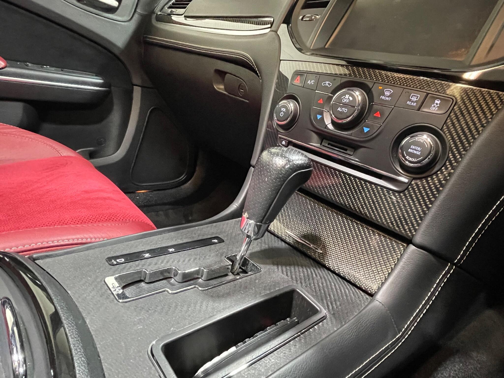 Chrysler 300C - Image 14