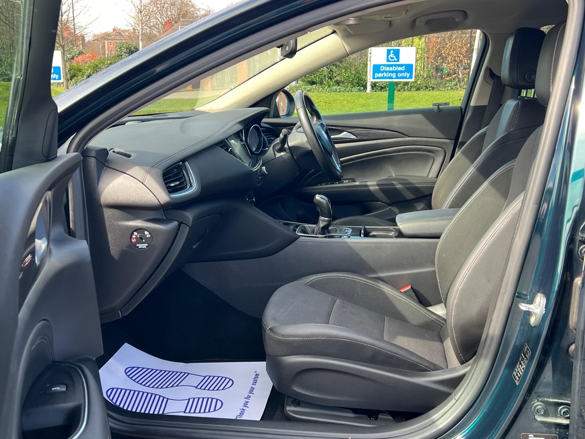 Vauxhall Insignia - Image 10