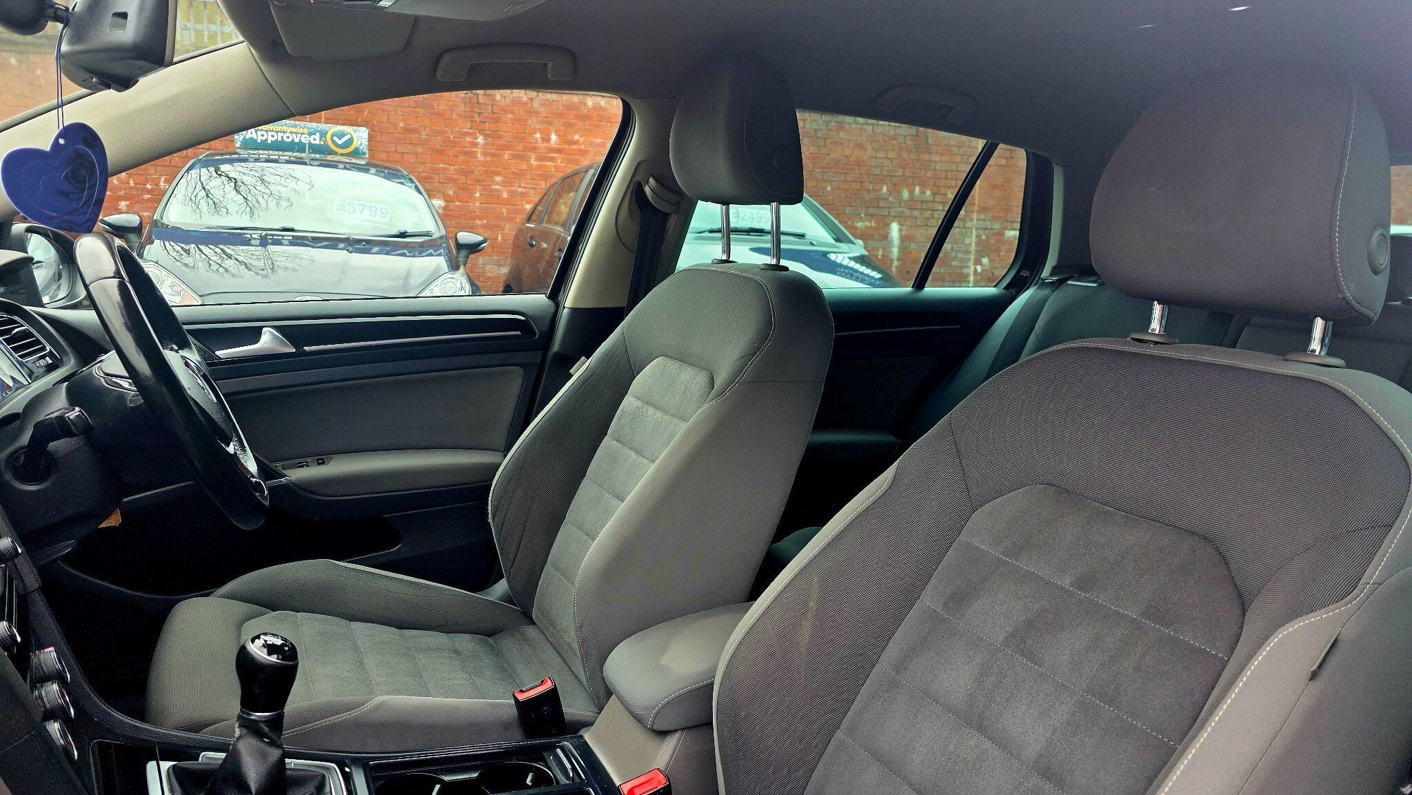 Volkswagen Golf - Image 15