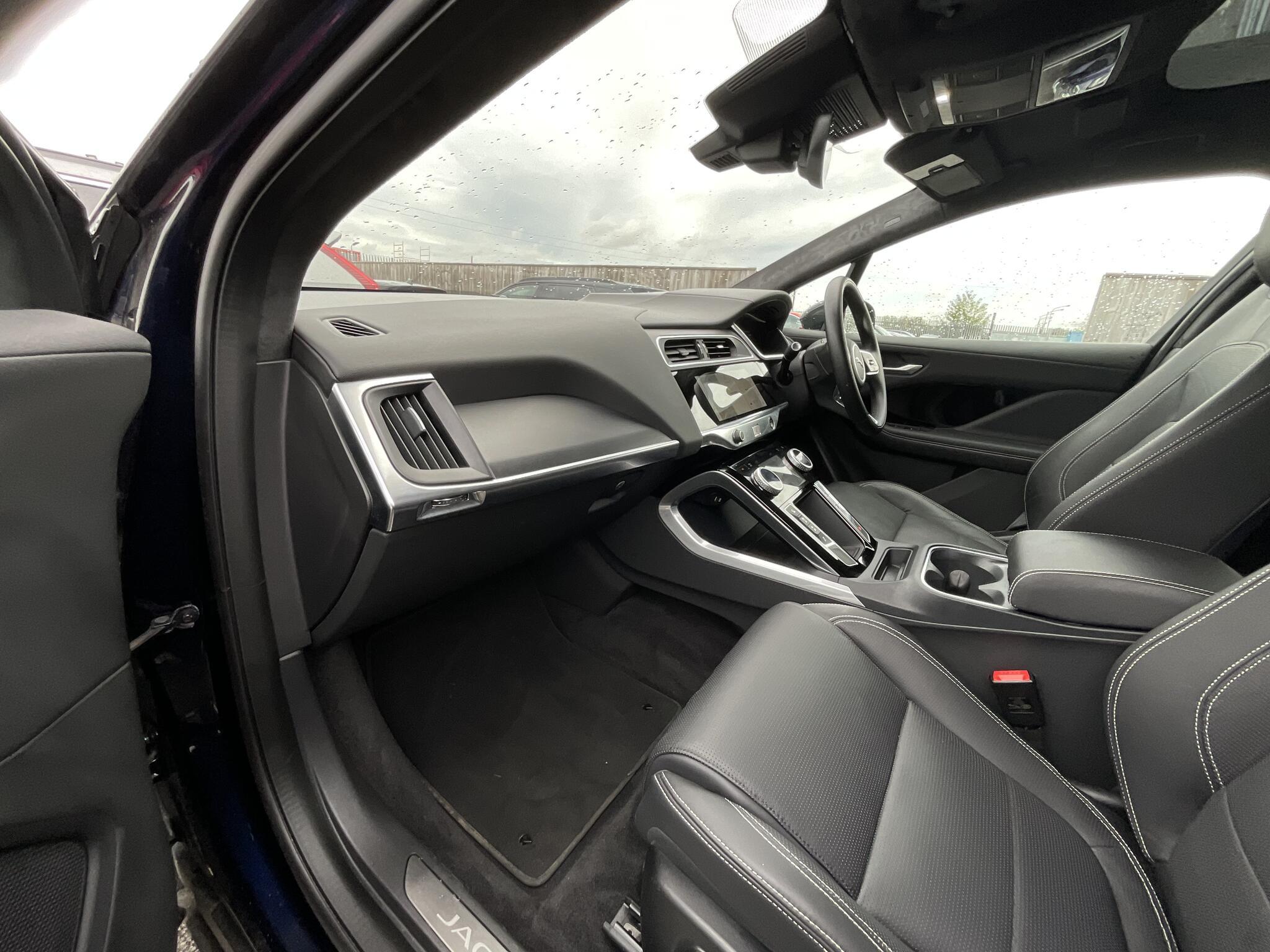 Jaguar I-Pace - Image 17