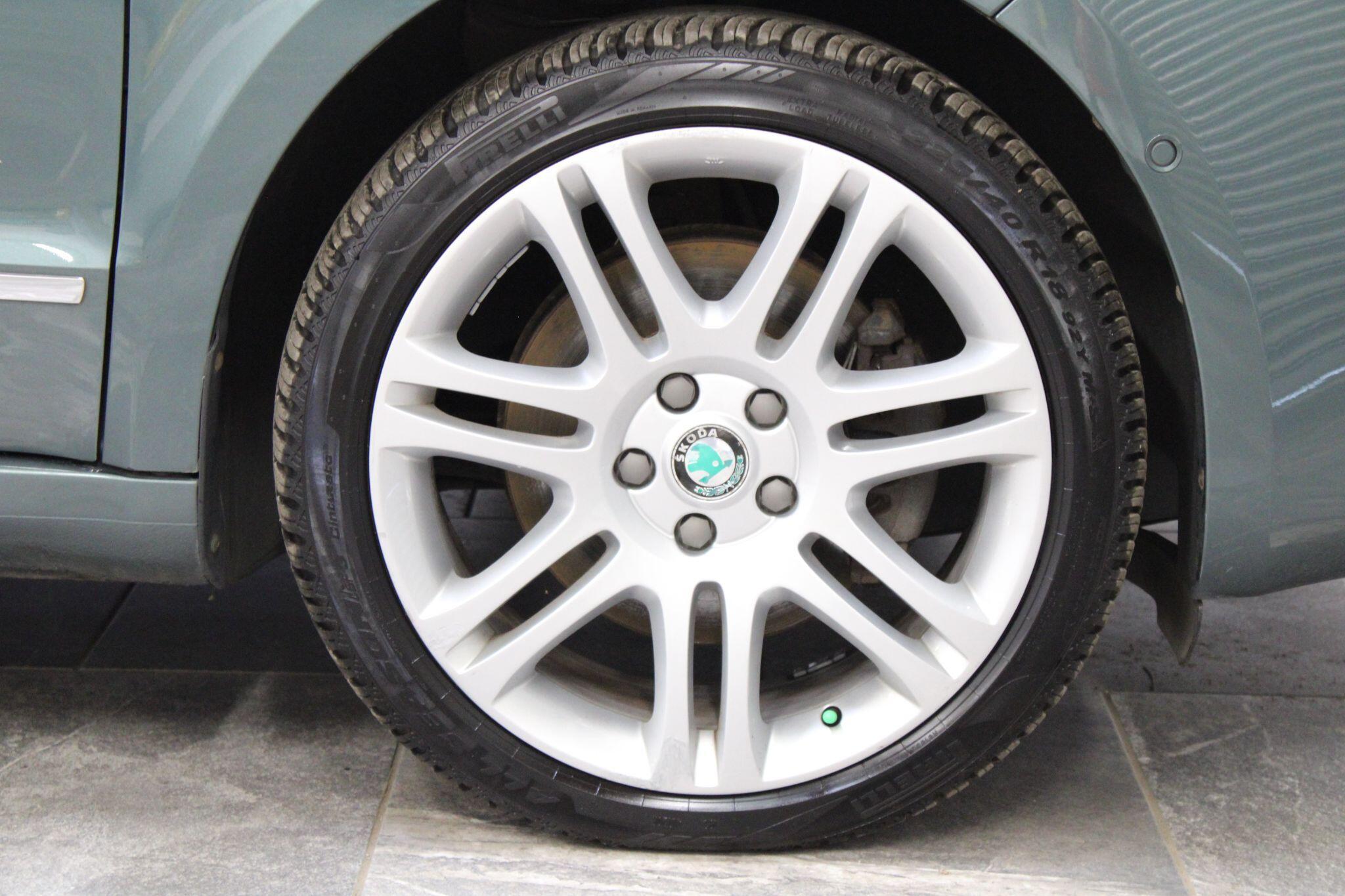 Skoda Superb - Image 9