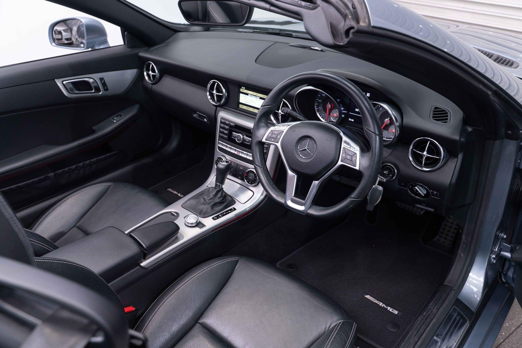 Mercedes SLK - Image 12