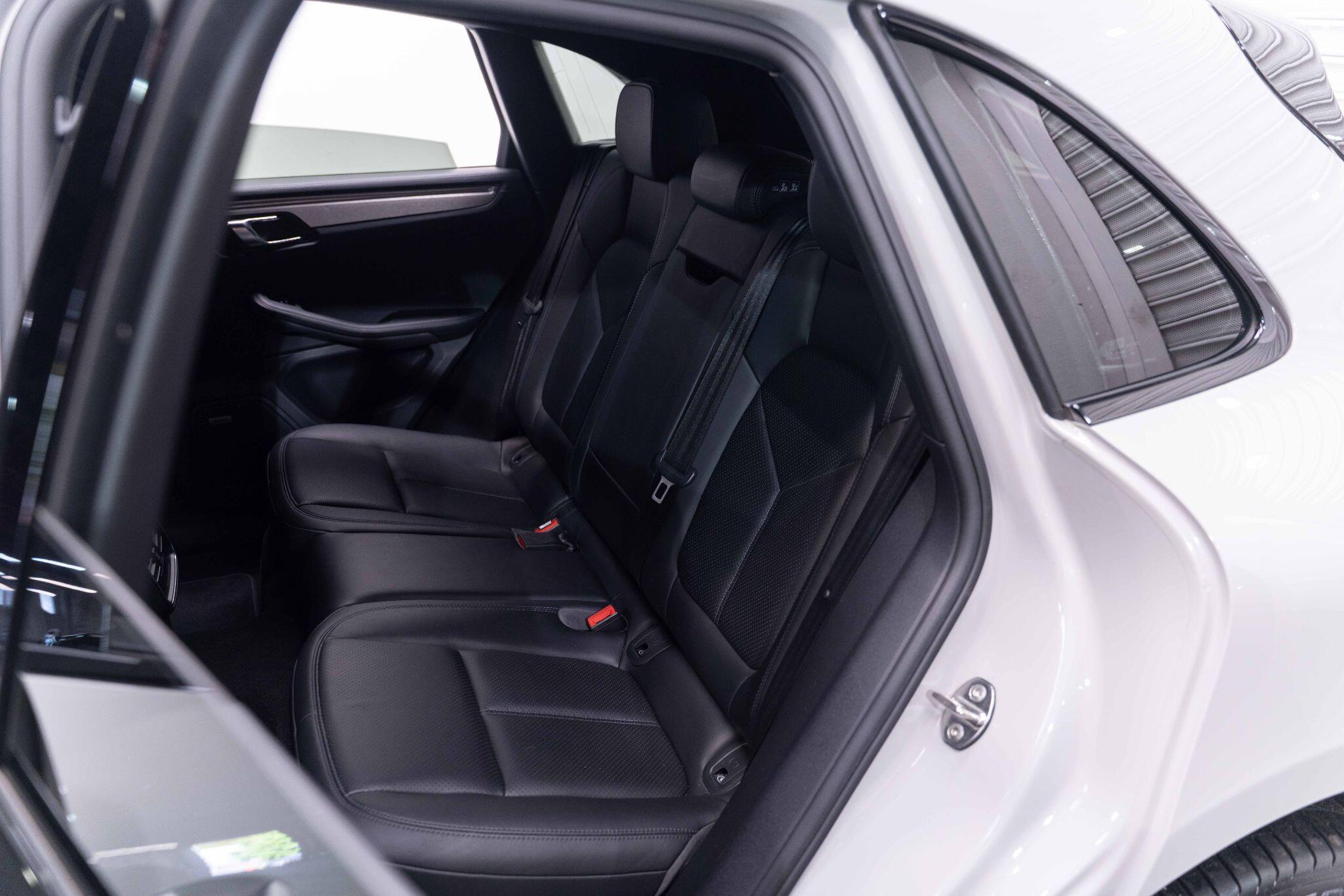Porsche Macan - Image 14