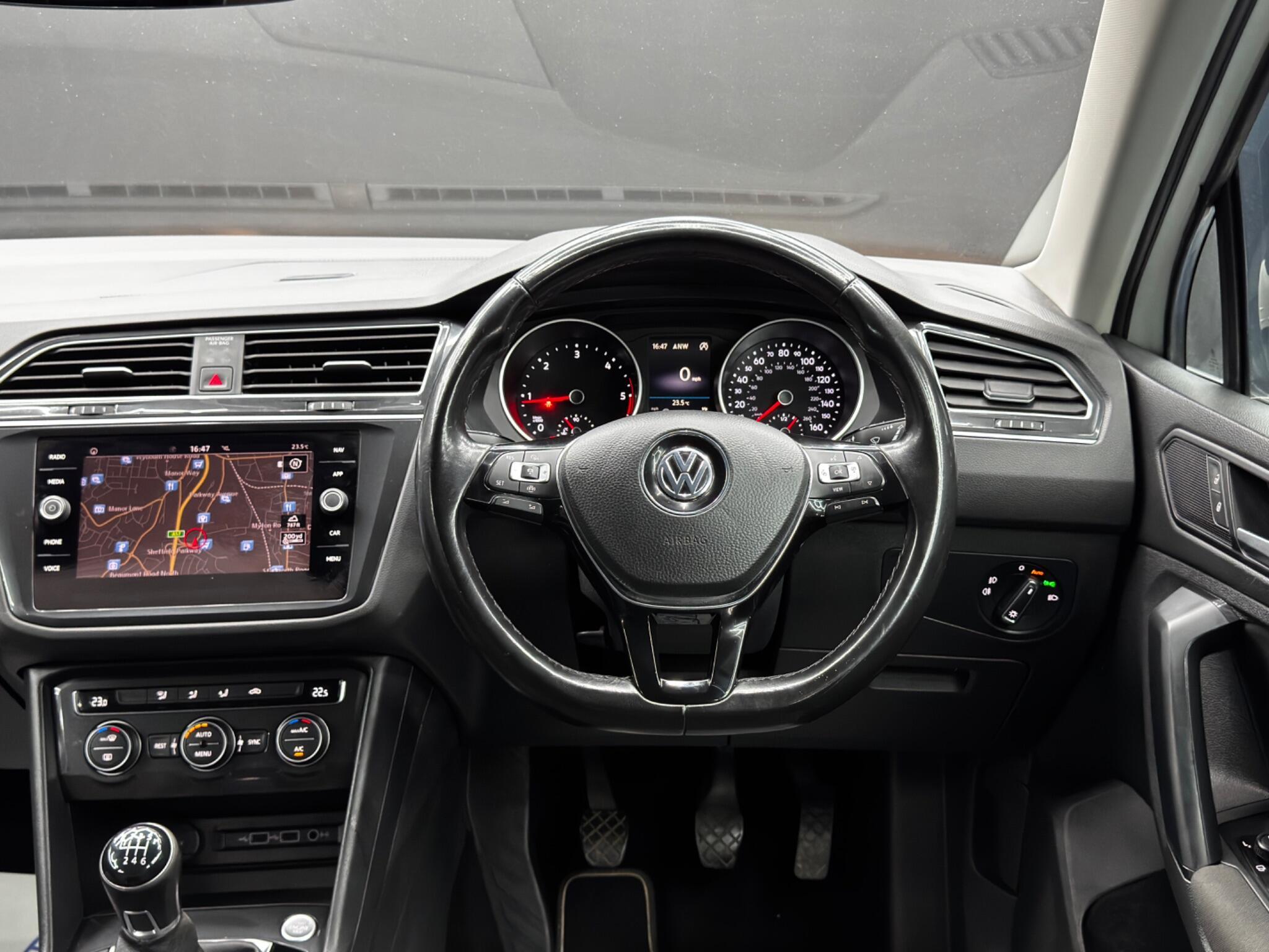 Volkswagen Tiguan - Image 18