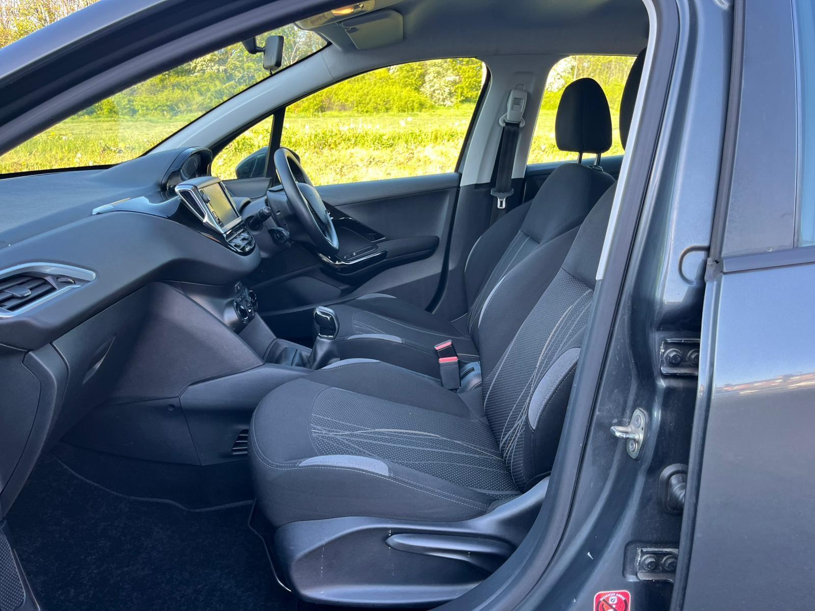 Peugeot 208 - Image 7