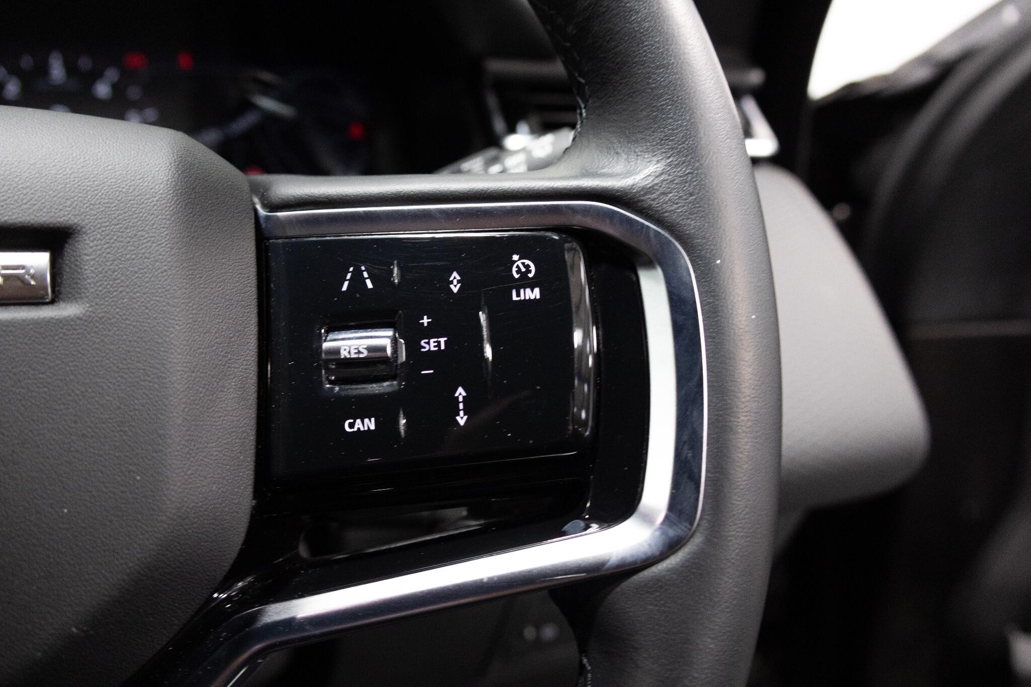 Land Rover Range Rover Velar - Image 32