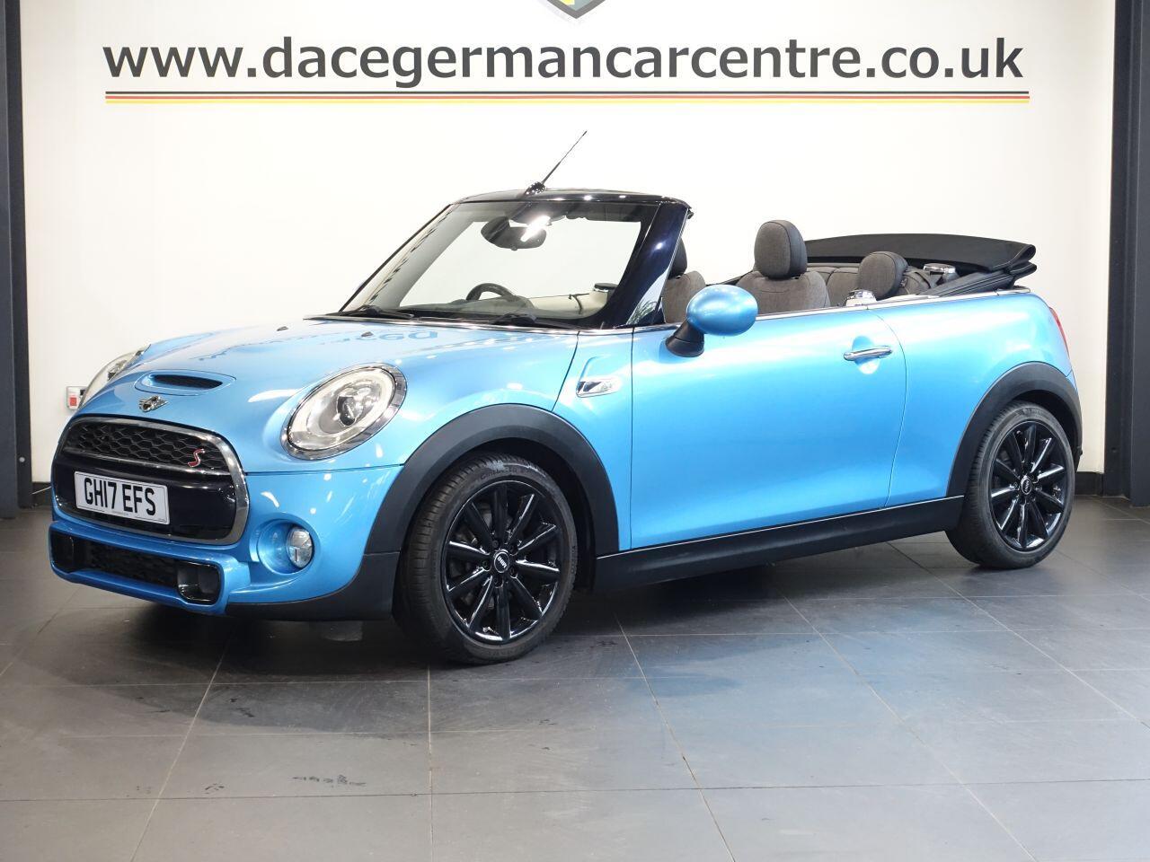 MINI Convertible - Image 10