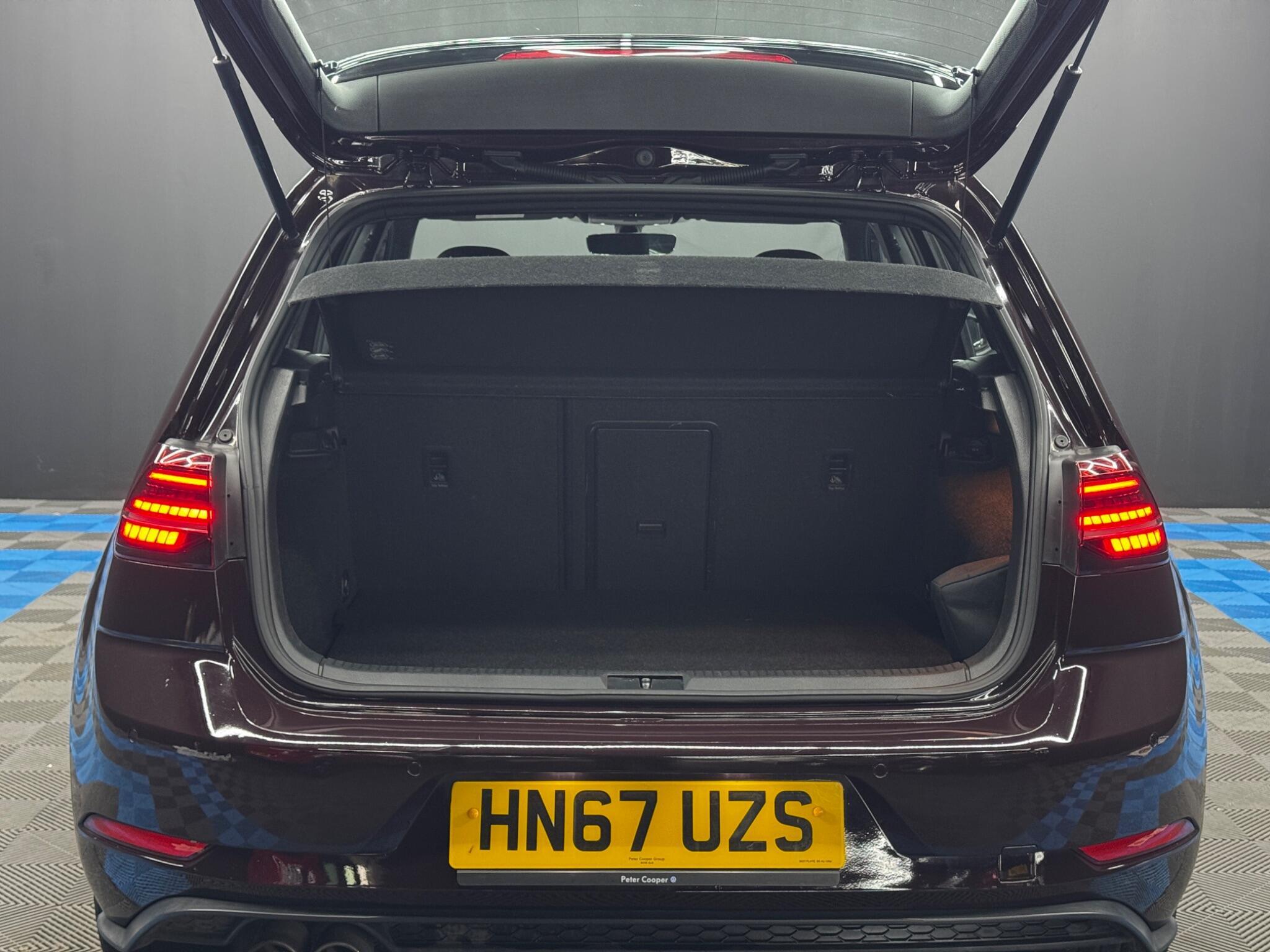 Volkswagen Golf - Image 38