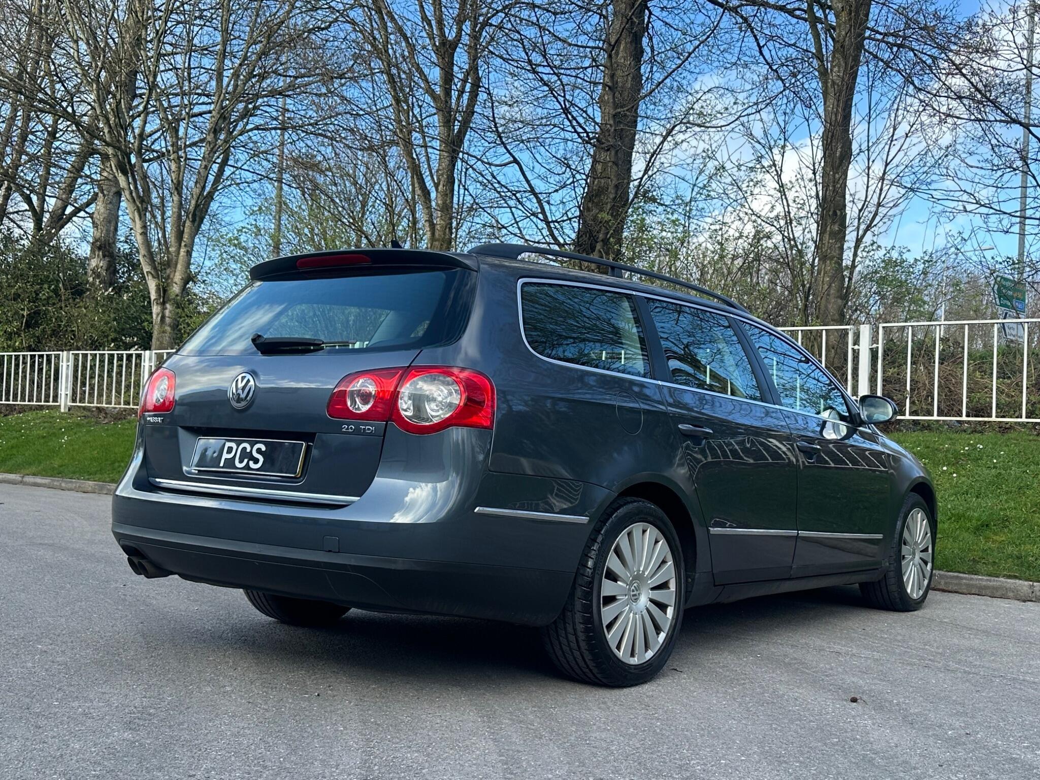 Volkswagen Passat - Image 21