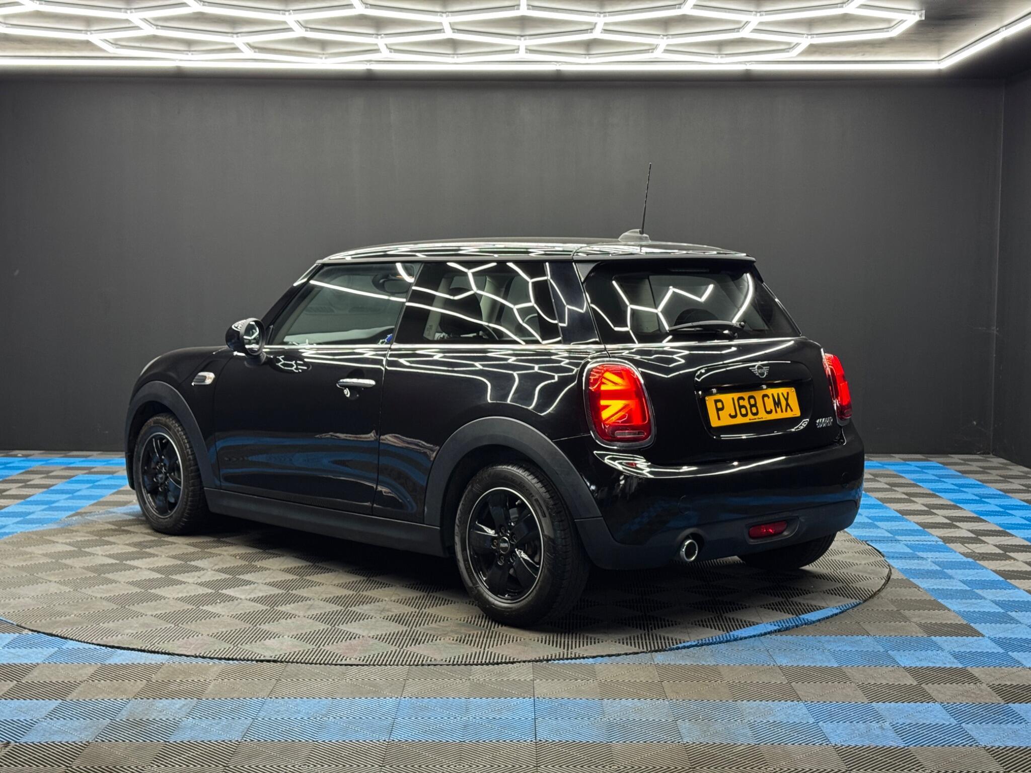 MINI Hatch - Image 7