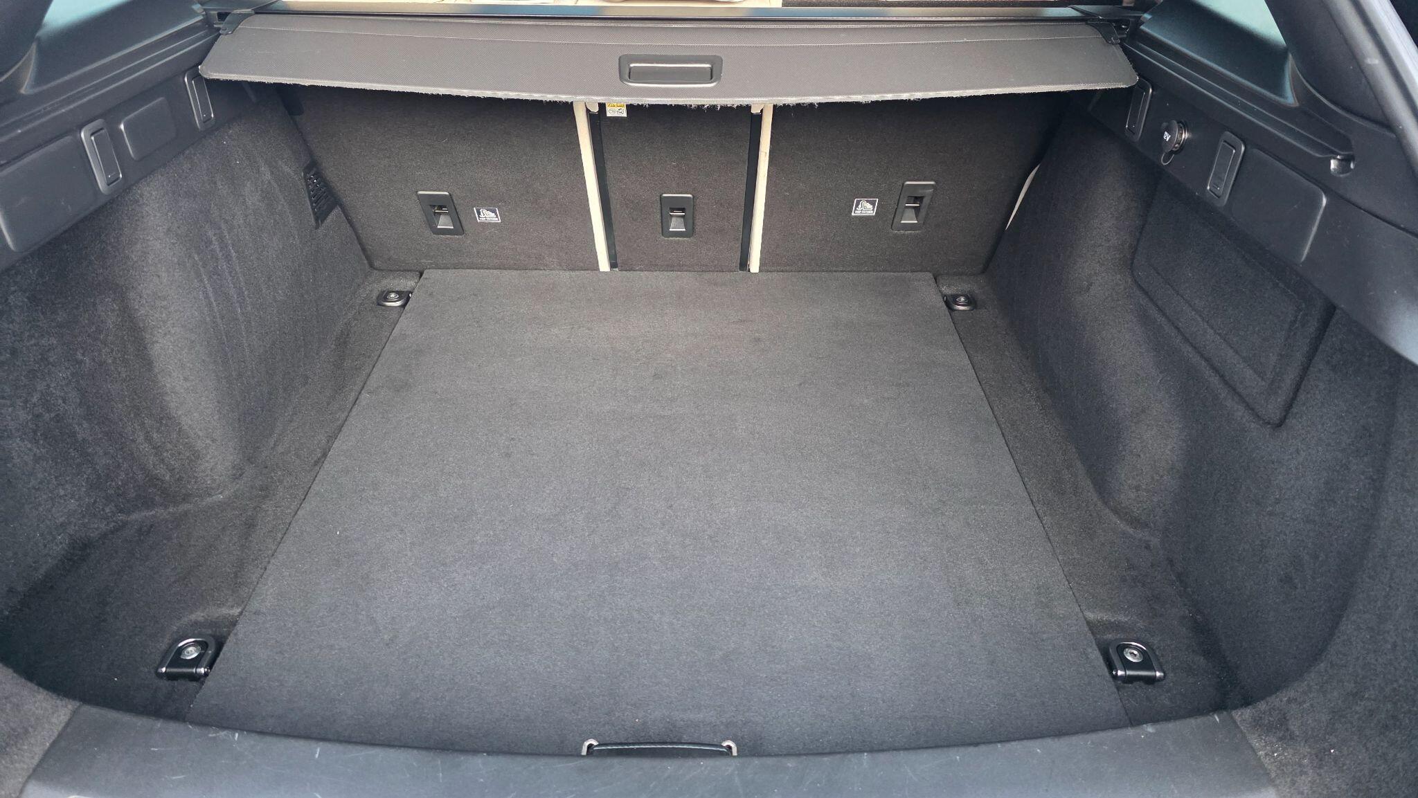 Land Rover Range Rover Velar - Image 65