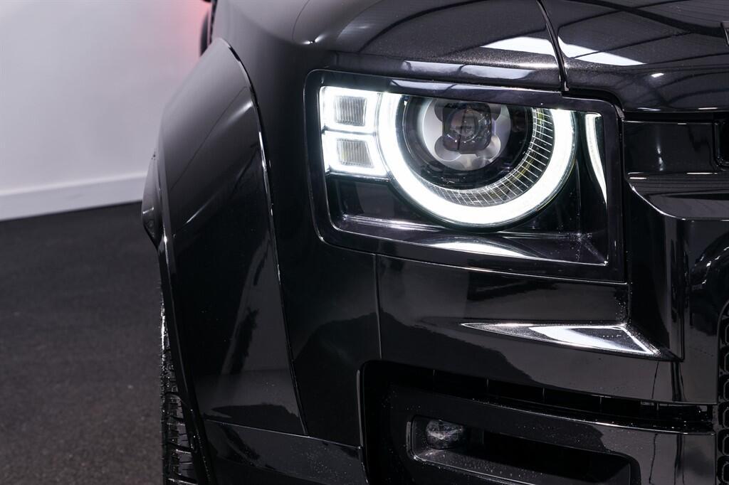 Land Rover Defender 110 - Image 13