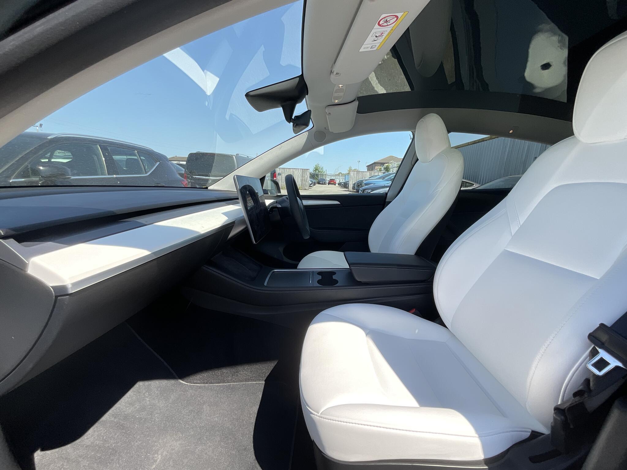 Tesla Model Y - Image 14