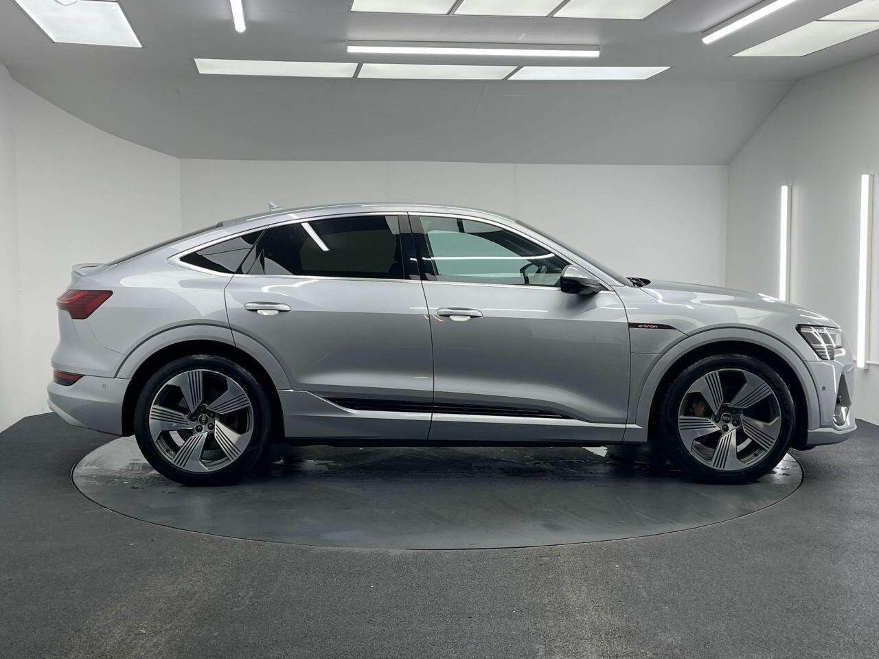 Audi E-Tron - Image 7