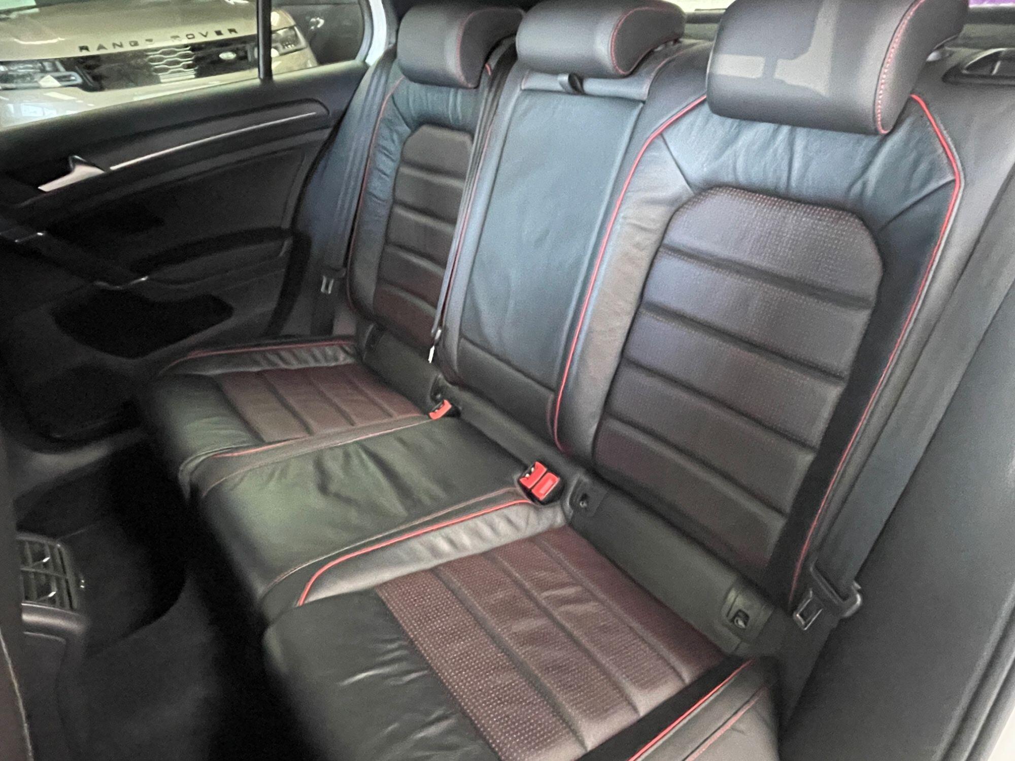 Volkswagen Golf - Image 29