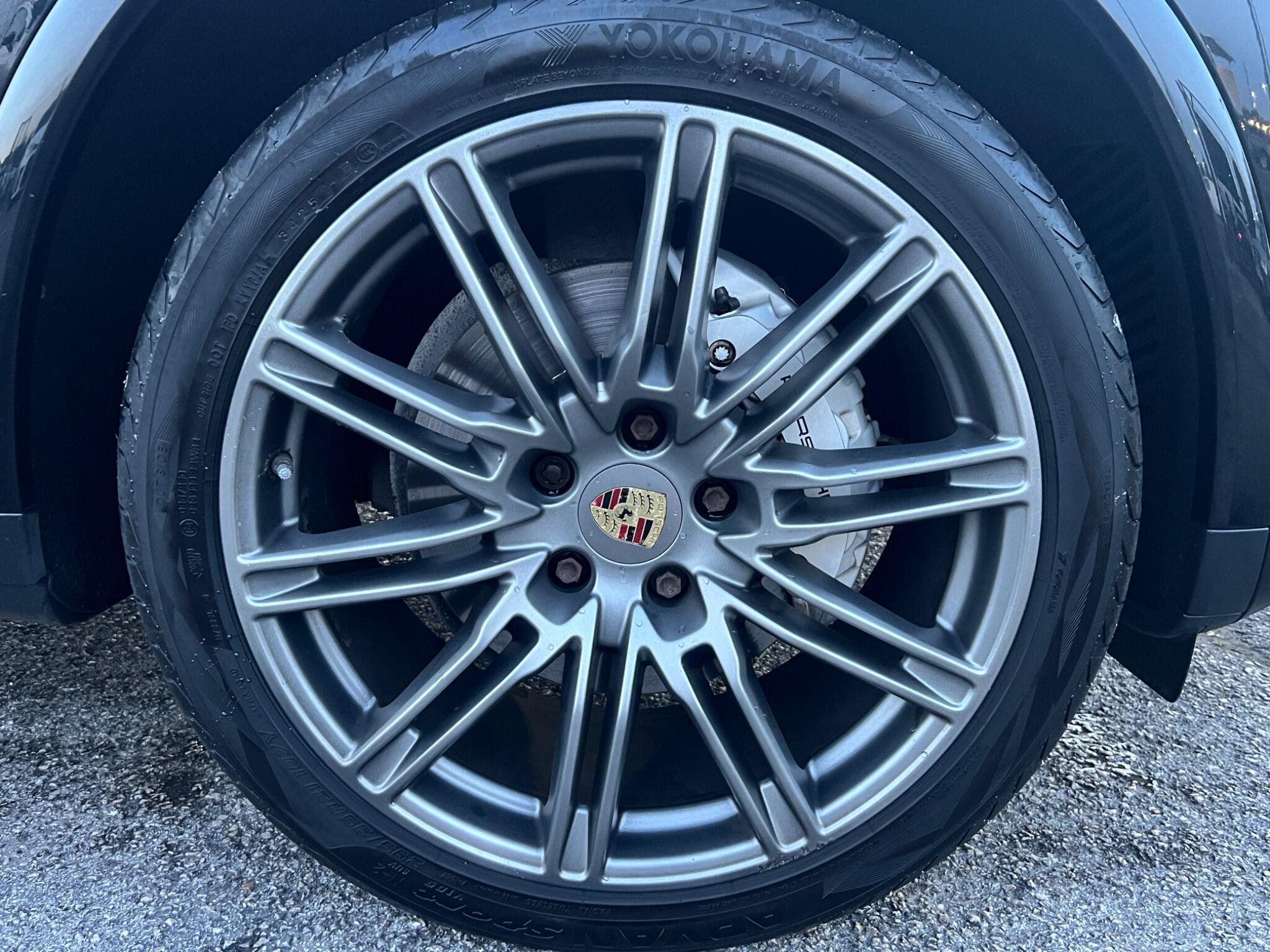 Porsche Cayenne - Image 12
