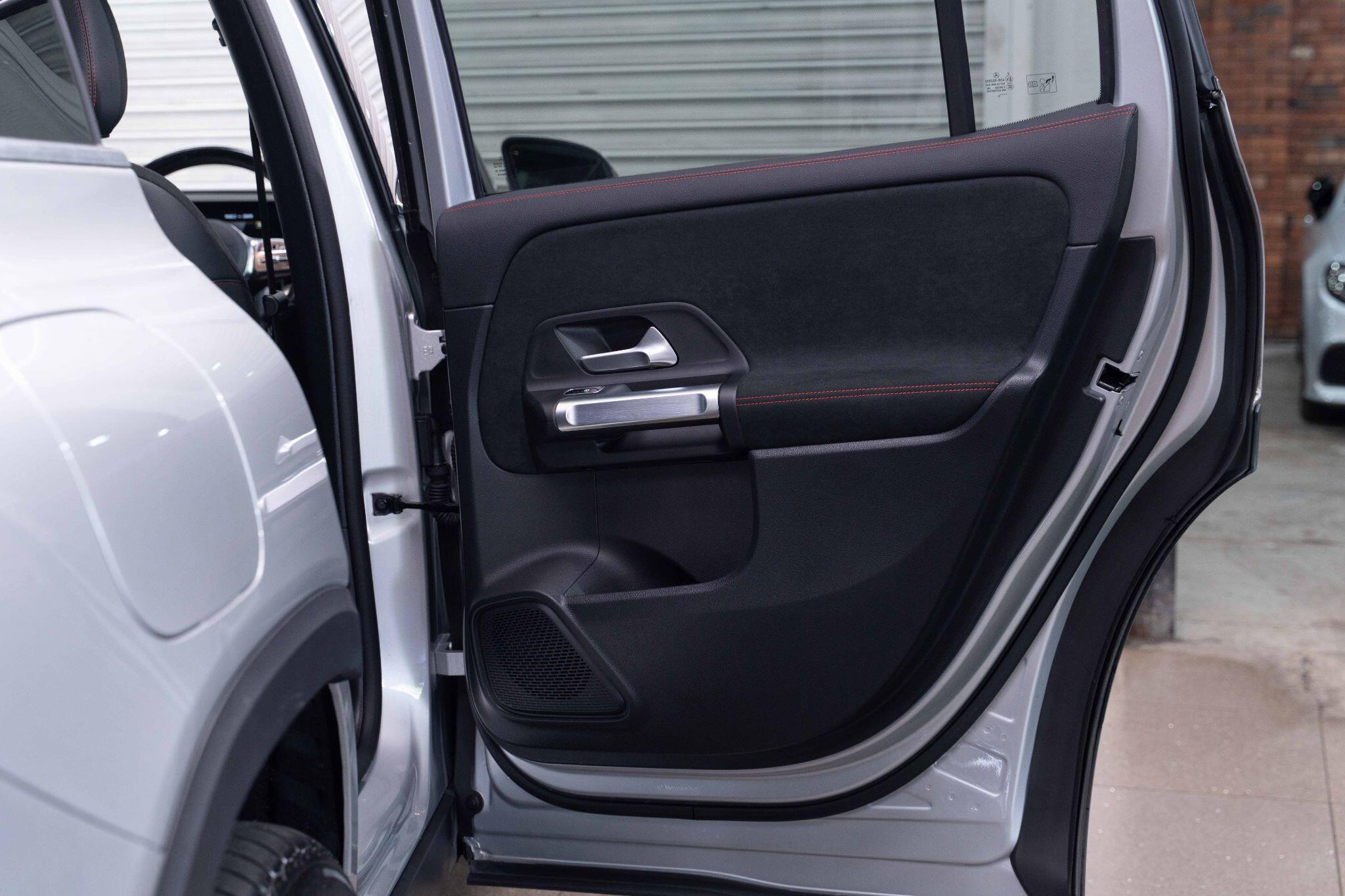 Mercedes Eqb - Image 28