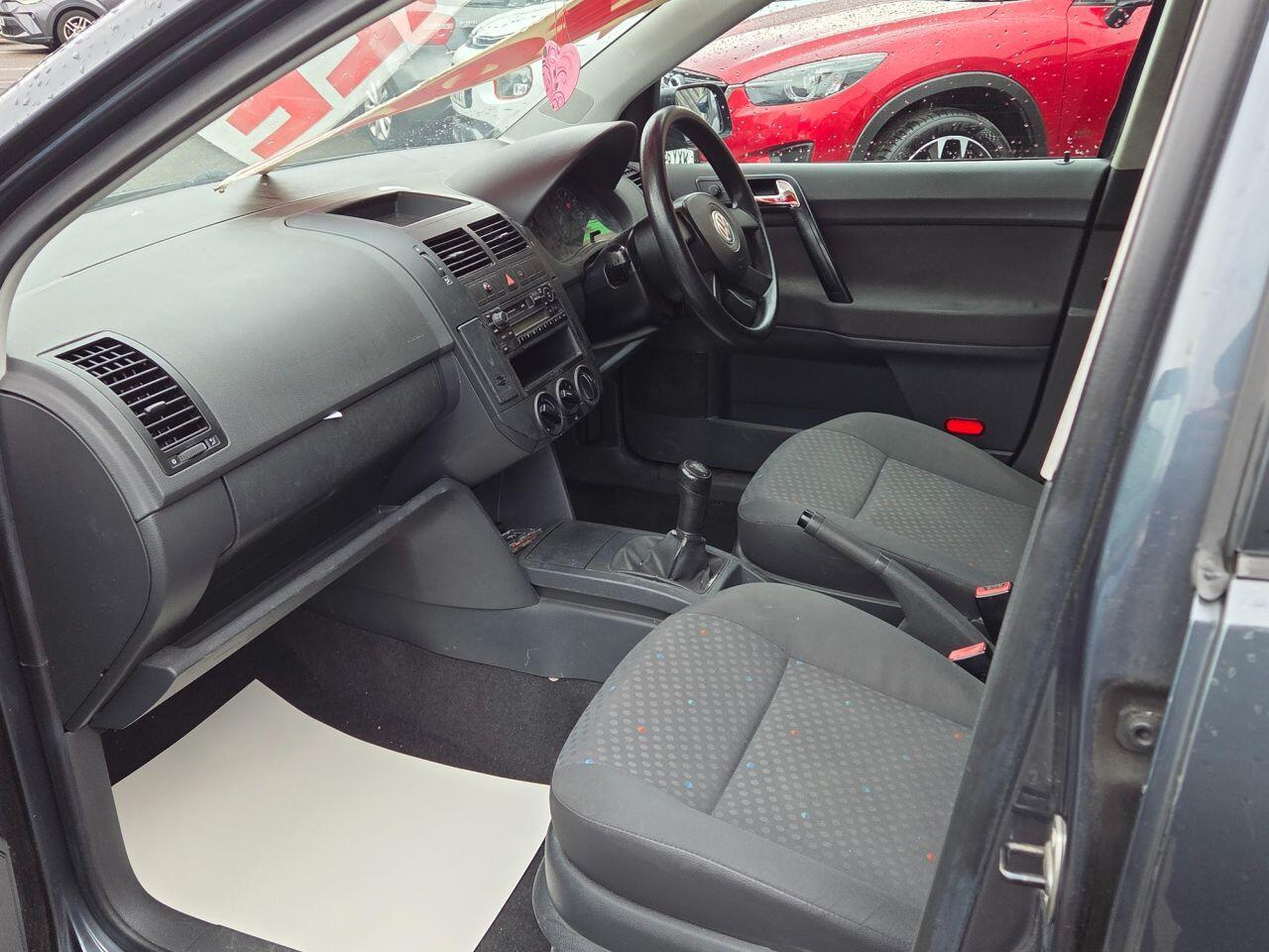 Volkswagen Polo - Image 11