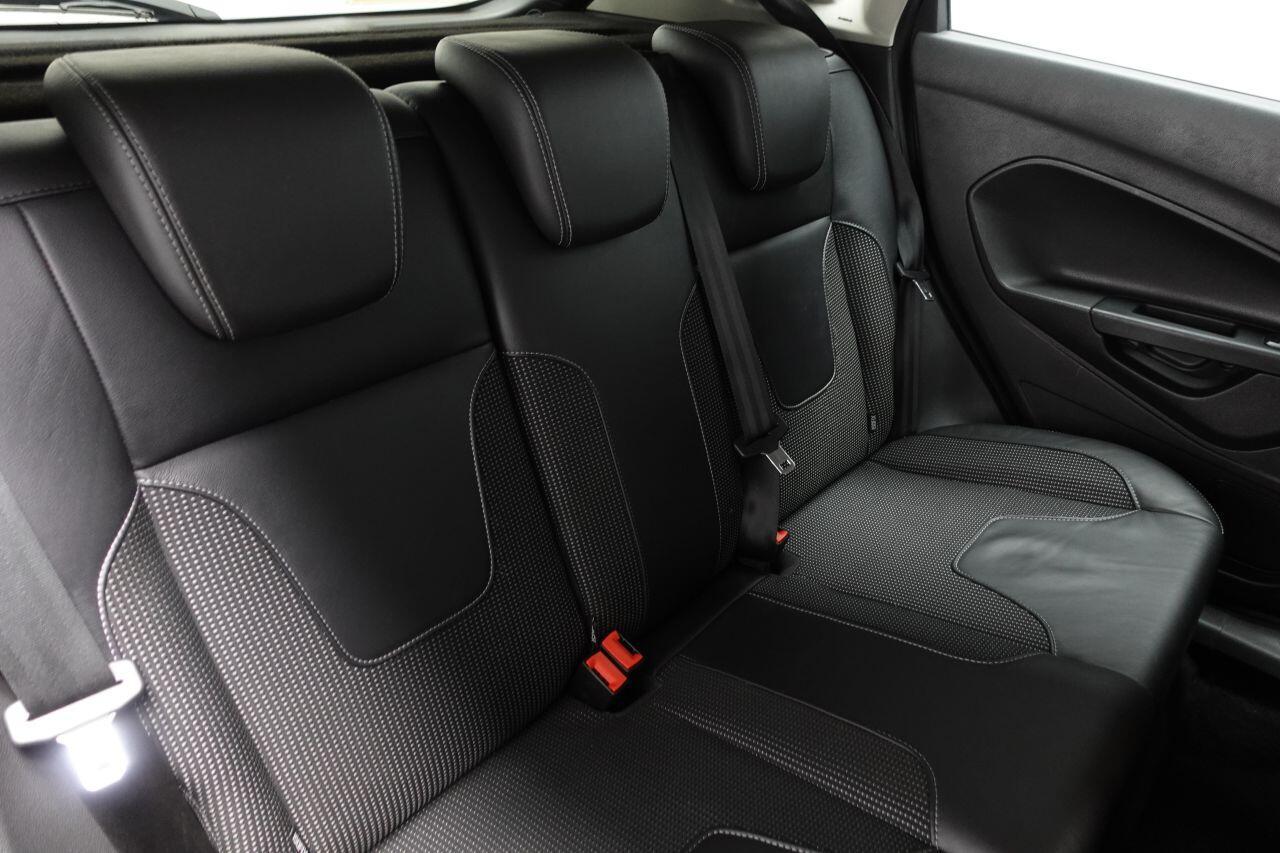 Ford Fiesta - Image 19