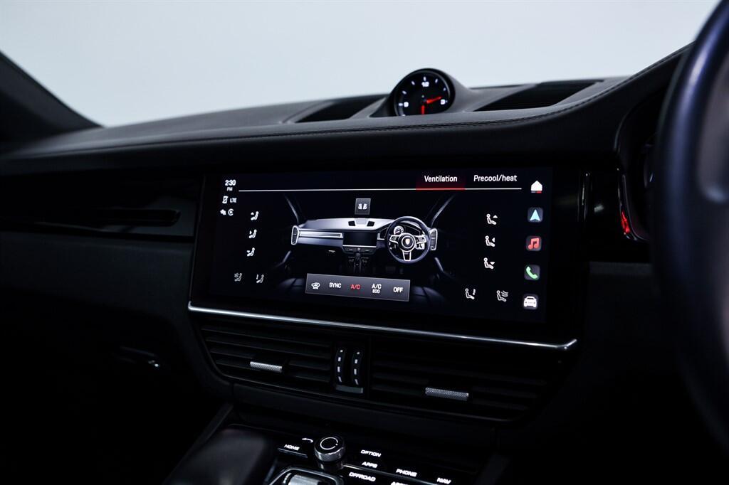 Porsche Cayenne - Image 32