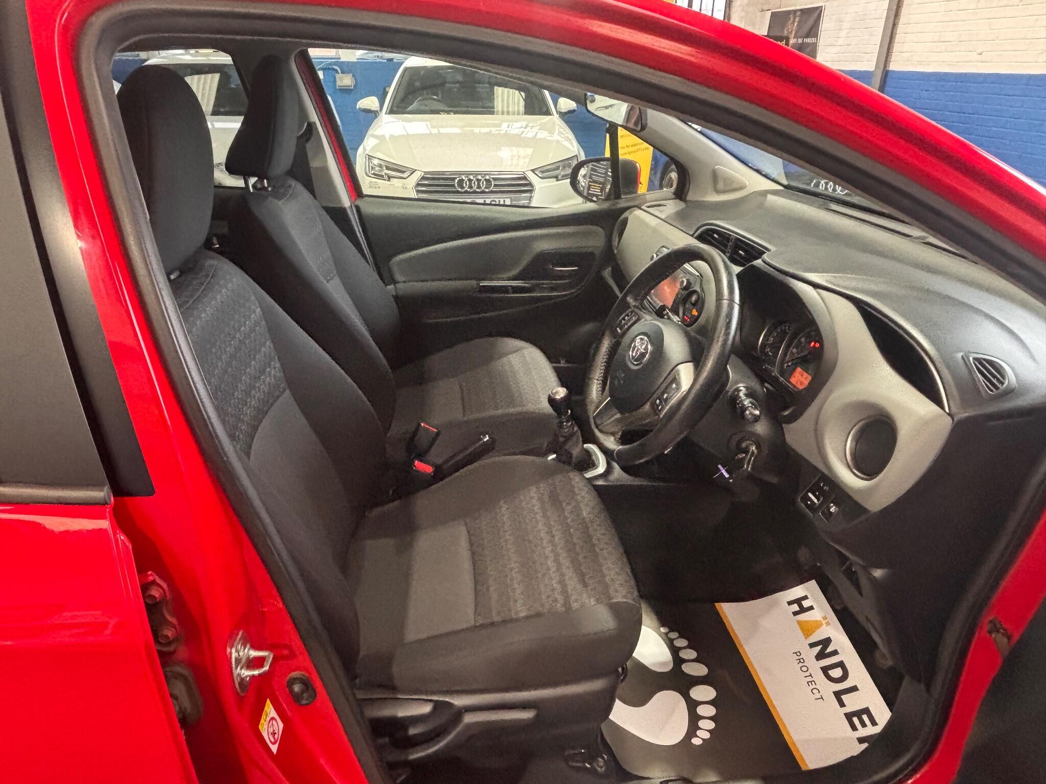 Toyota Yaris - Image 19