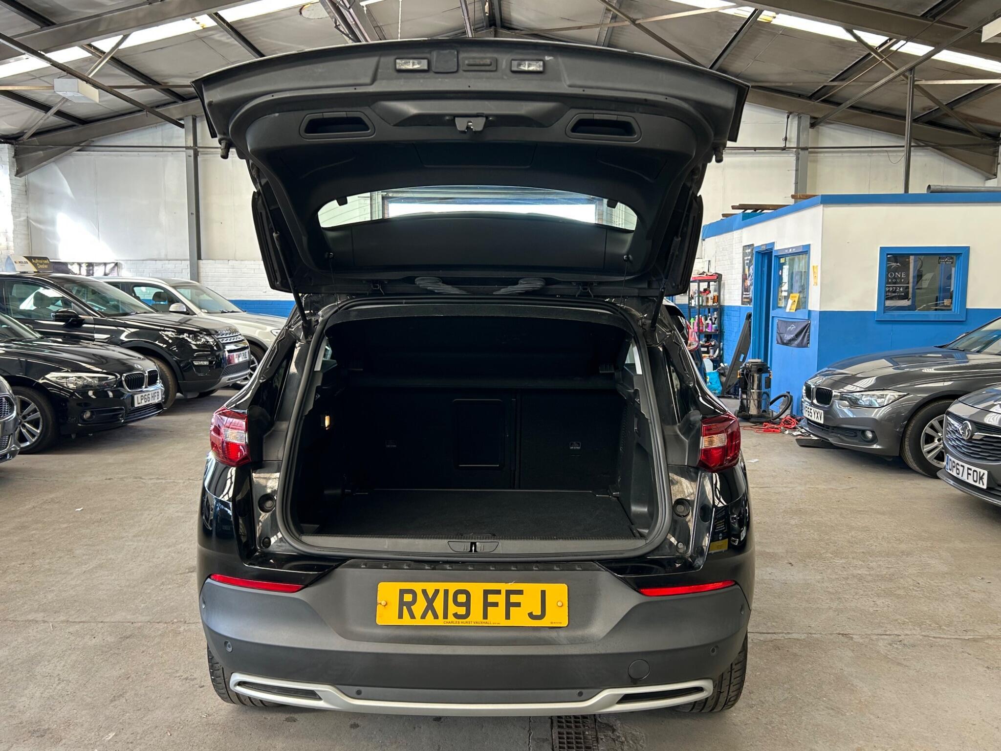 Vauxhall Grandland X - Image 27