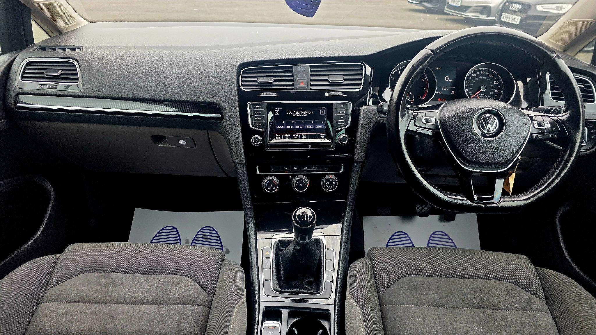 Volkswagen Golf - Image 20