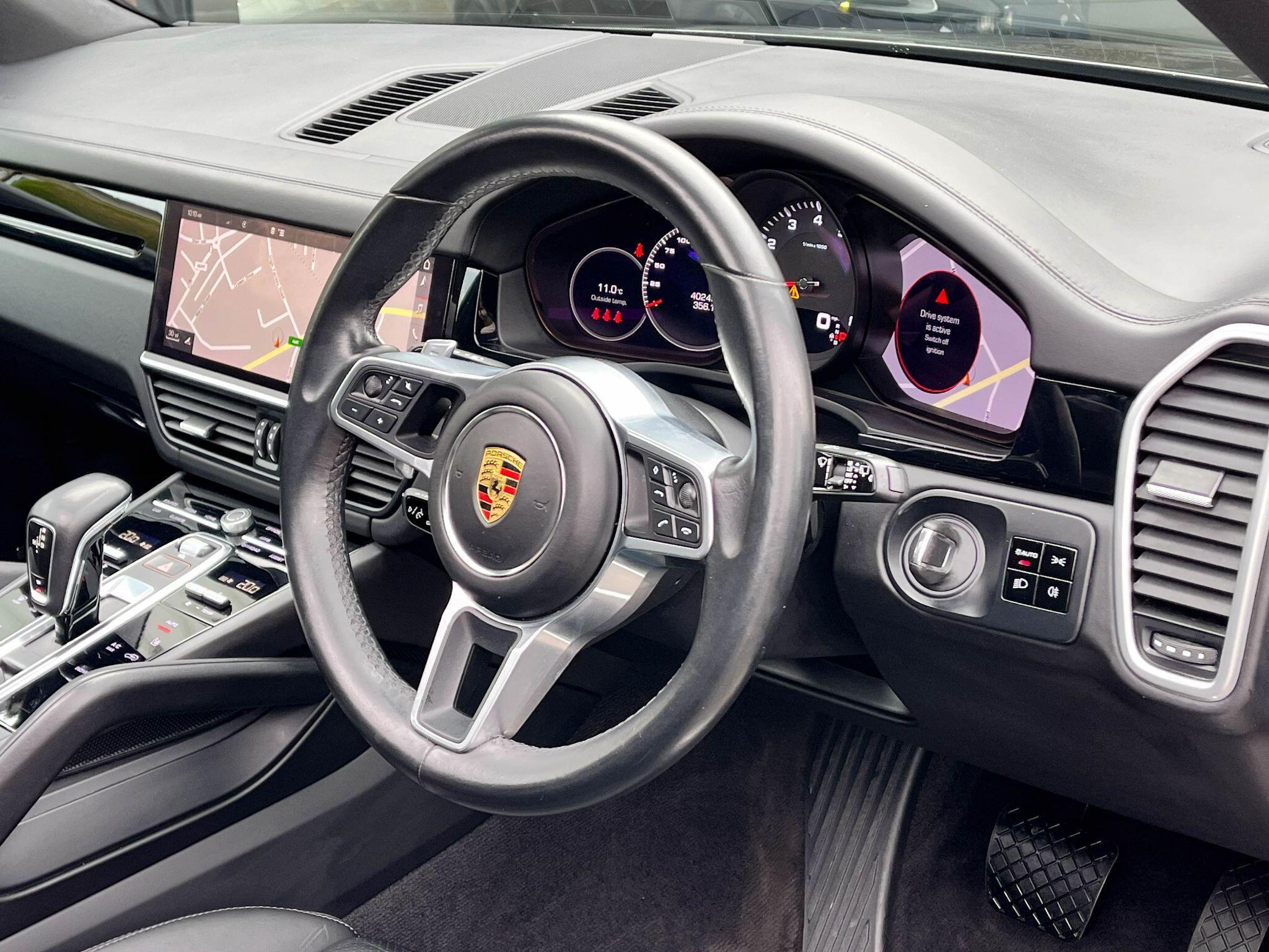 Porsche Cayenne - Image 19