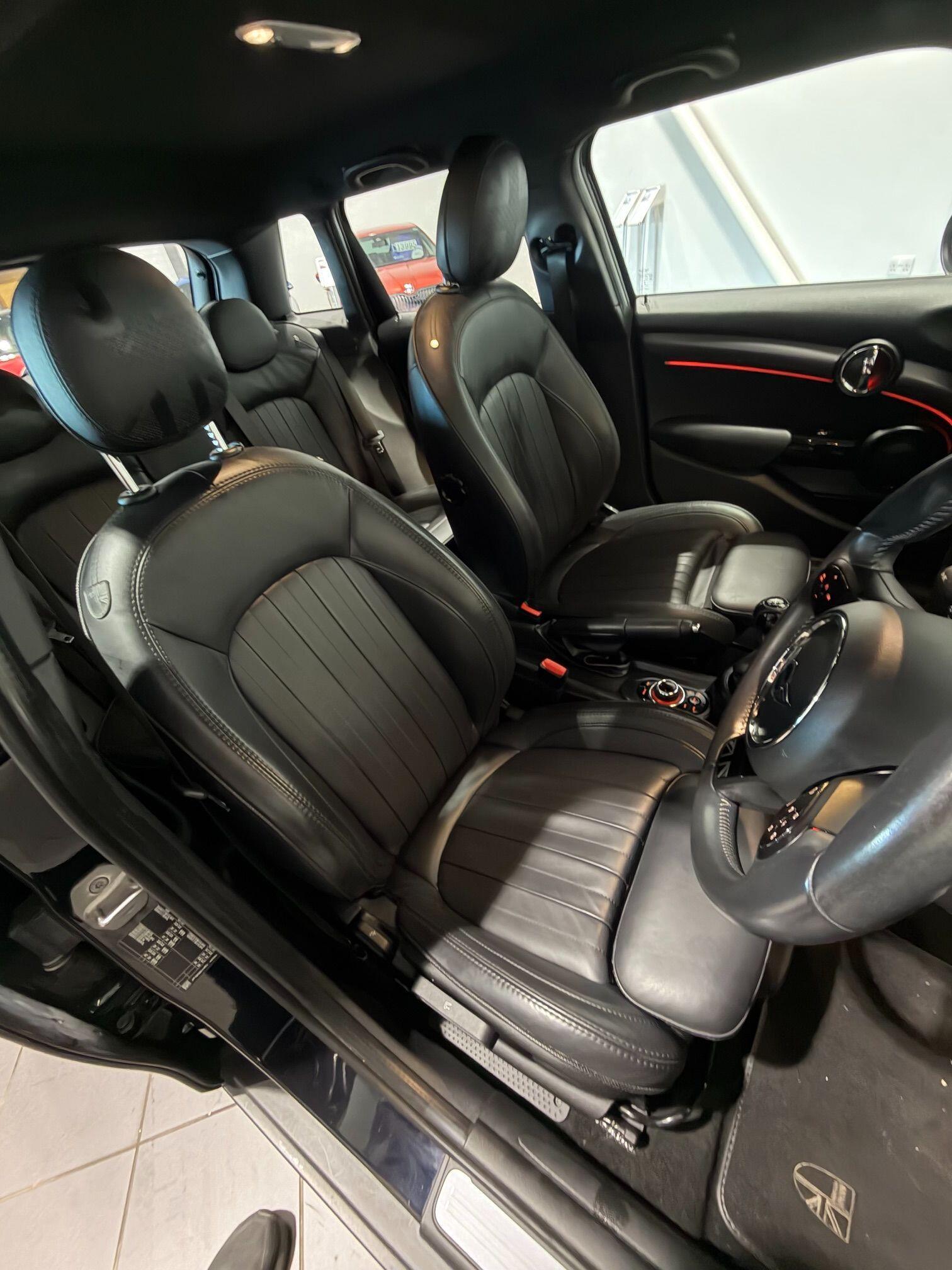 MINI Hatch - Image 12