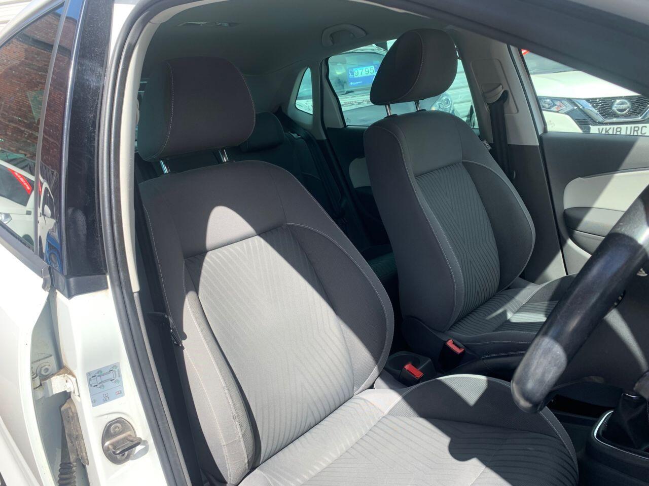 Volkswagen Polo - Image 12