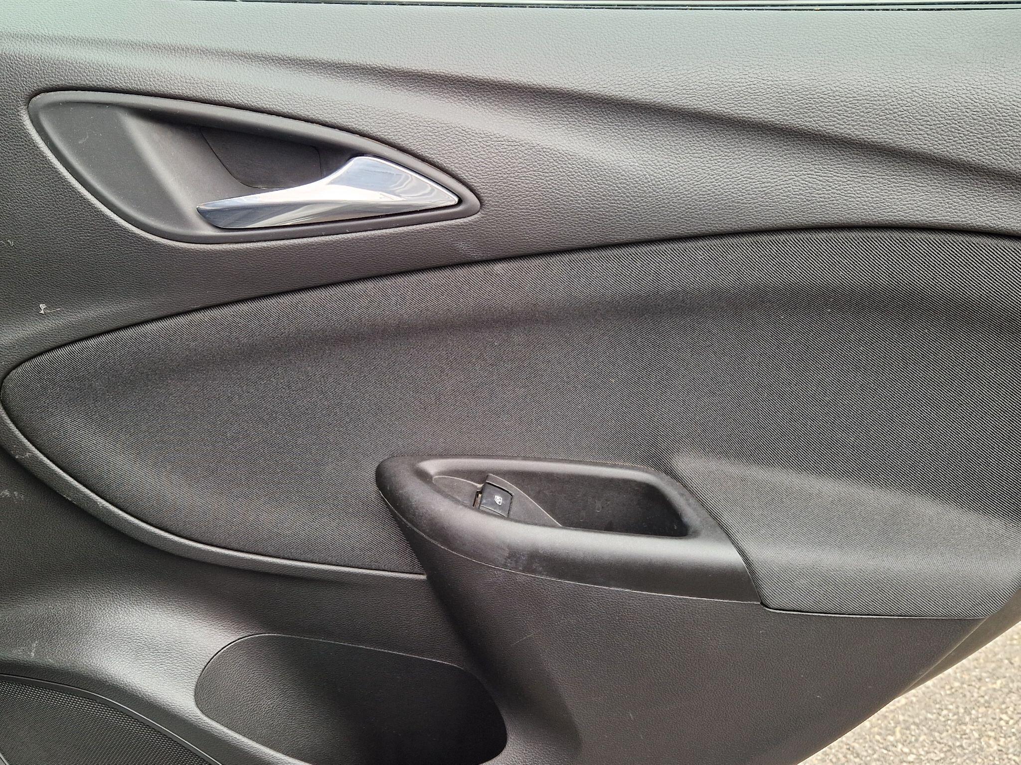 Vauxhall Astra - Image 33