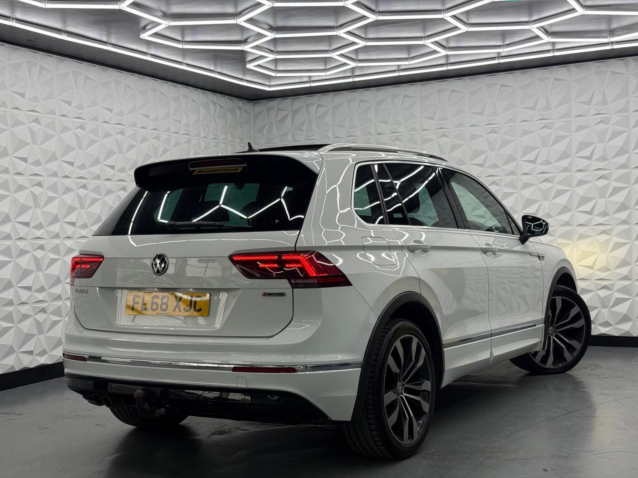 Volkswagen Tiguan - Image 3