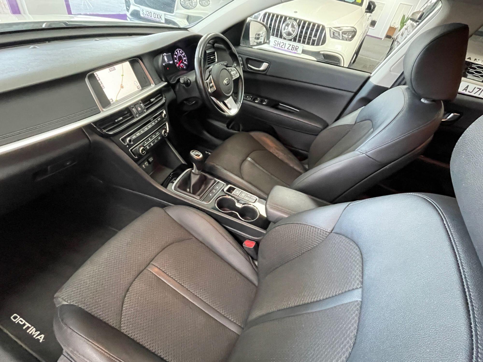 Kia Optima - Image 29