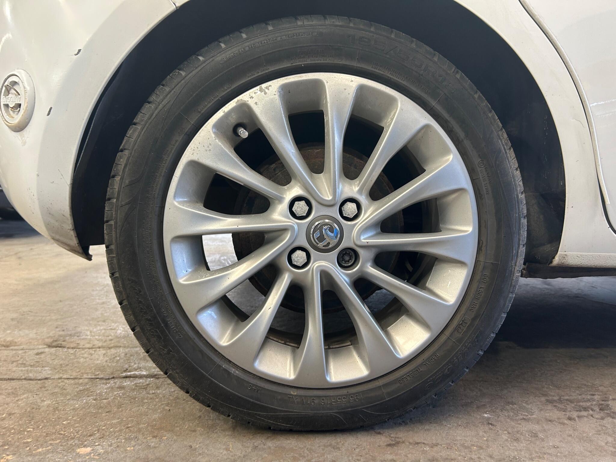 Vauxhall Corsa - Image 20