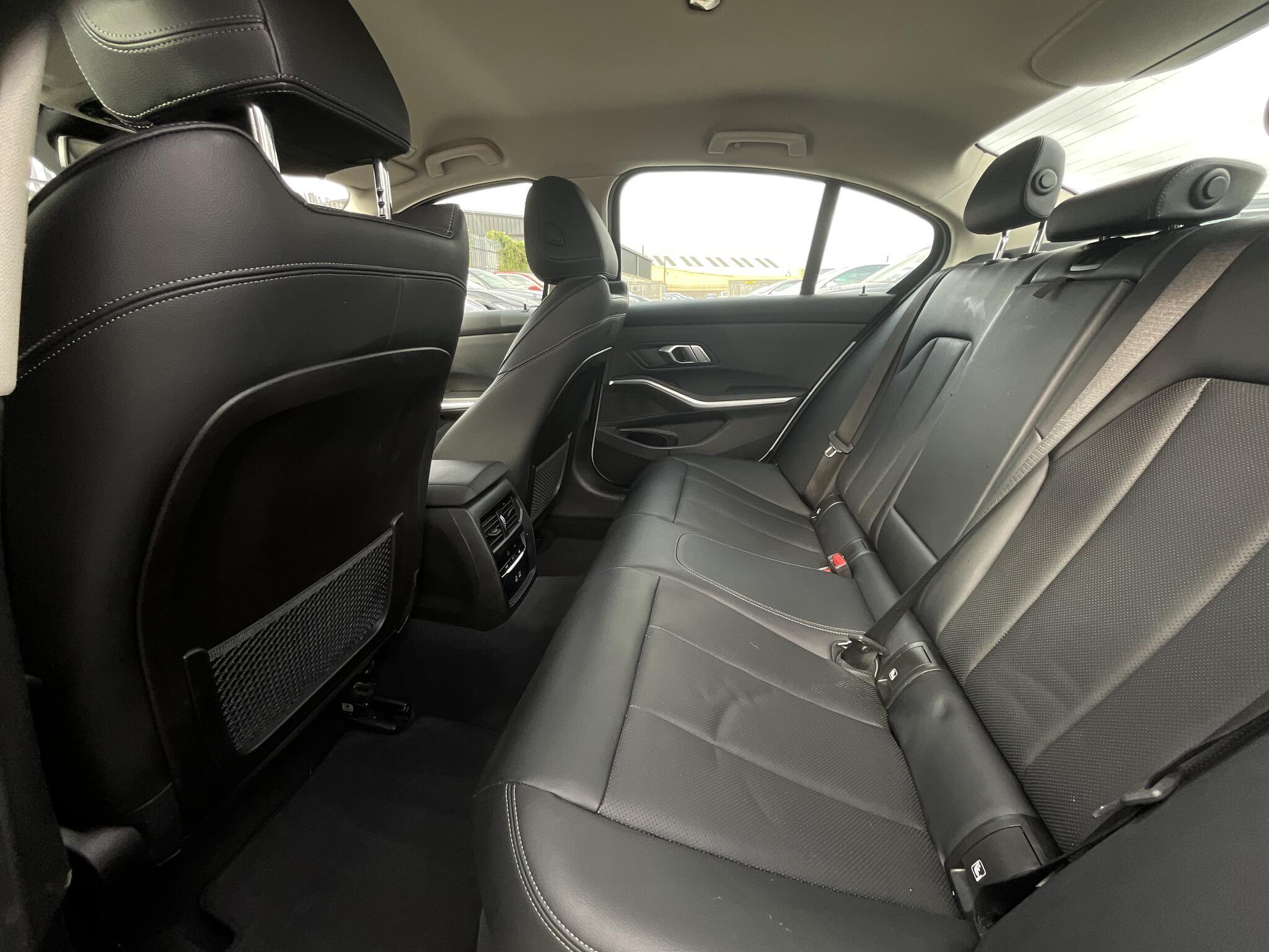 BMW 3 Series - Image 15
