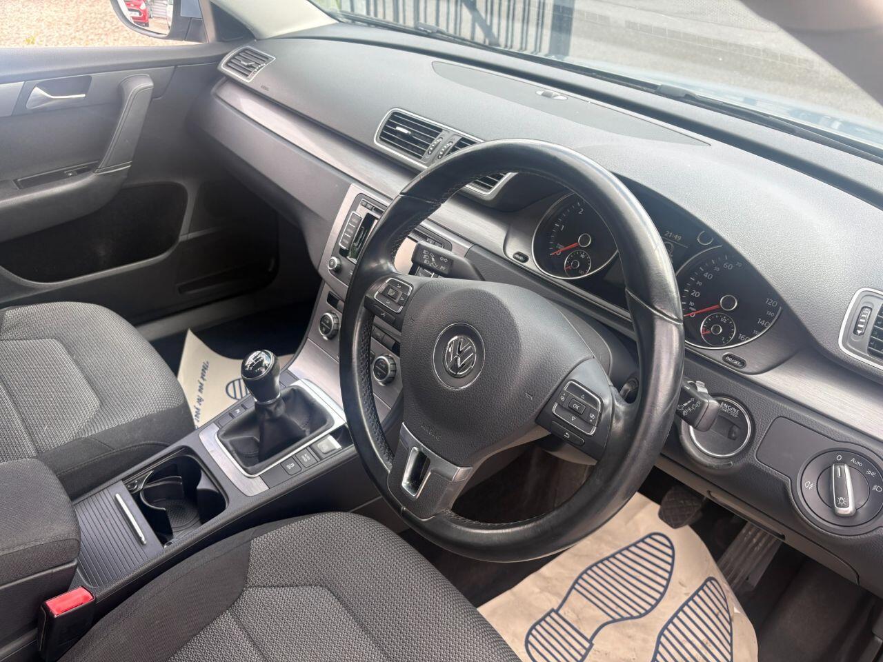Volkswagen Passat - Image 11