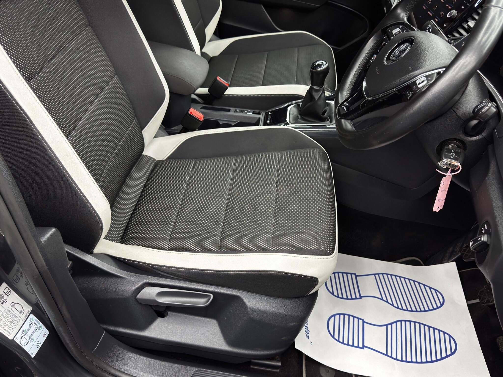 Volkswagen T-Roc - Image 13