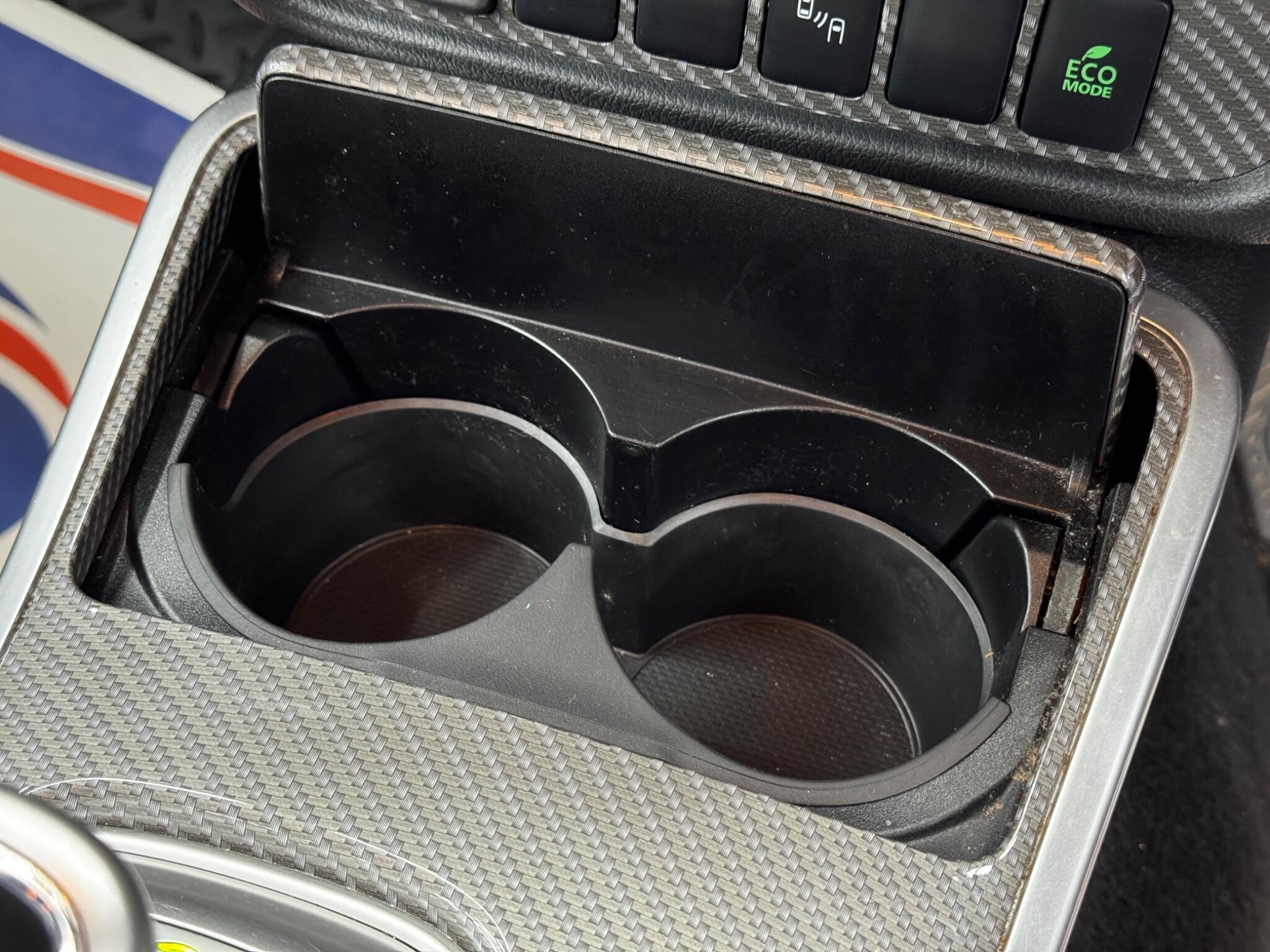 Mitsubishi Outlander - Image 28