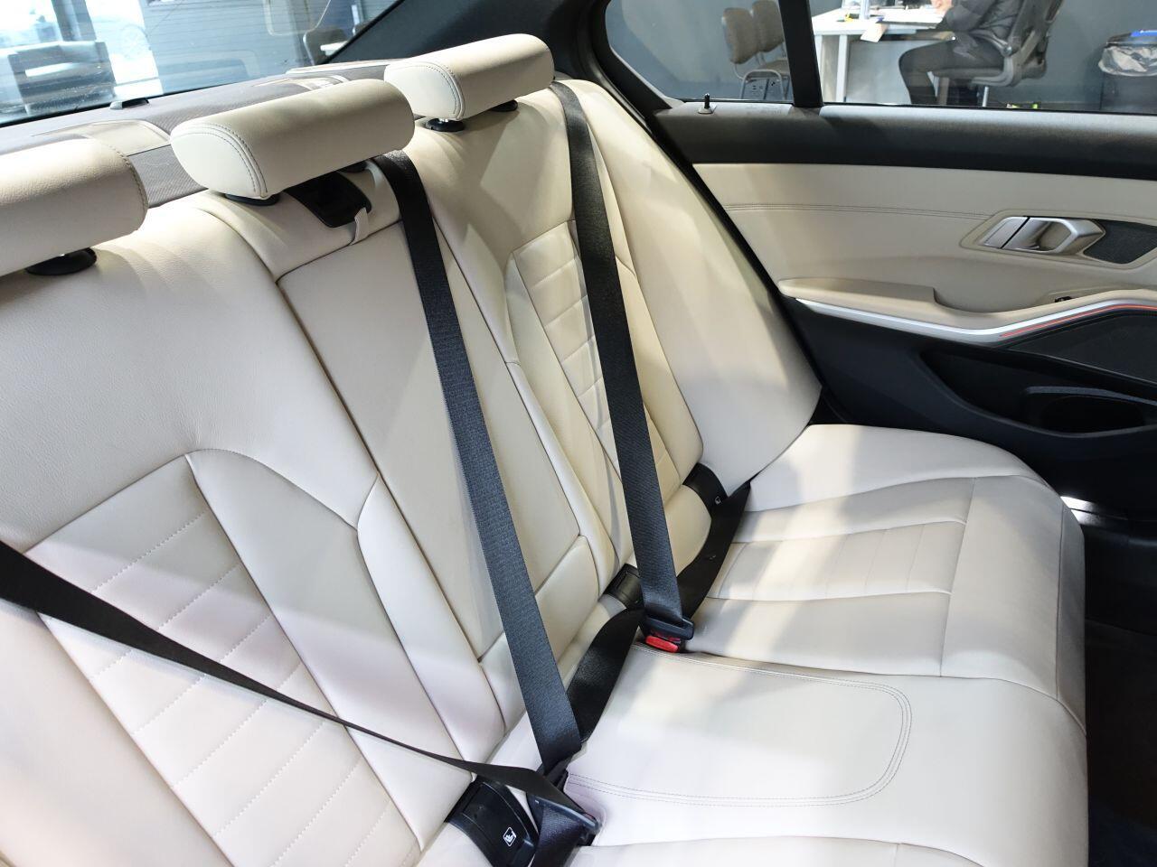 BMW 3 Series - Image 14