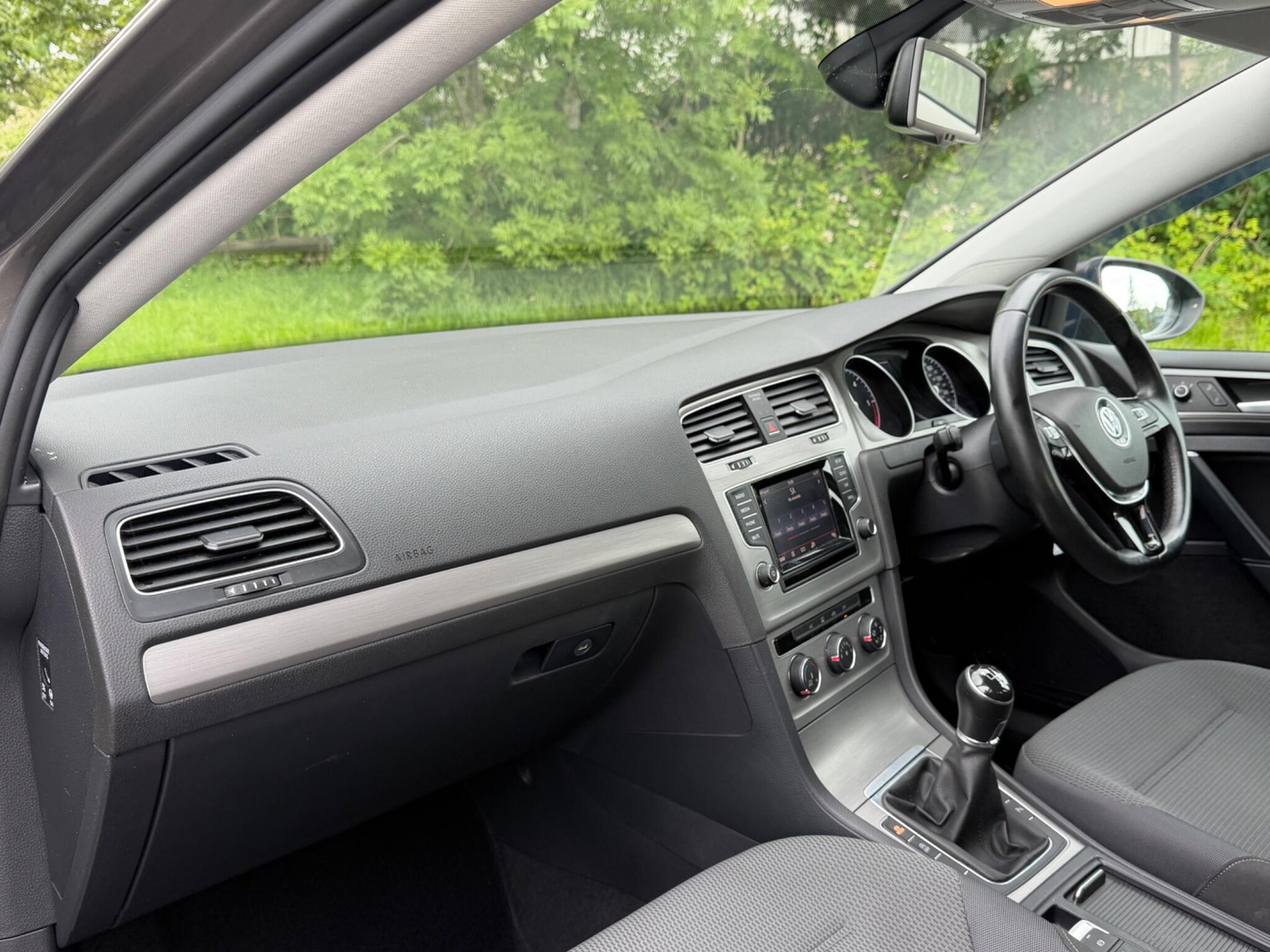 Volkswagen Golf - Image 5