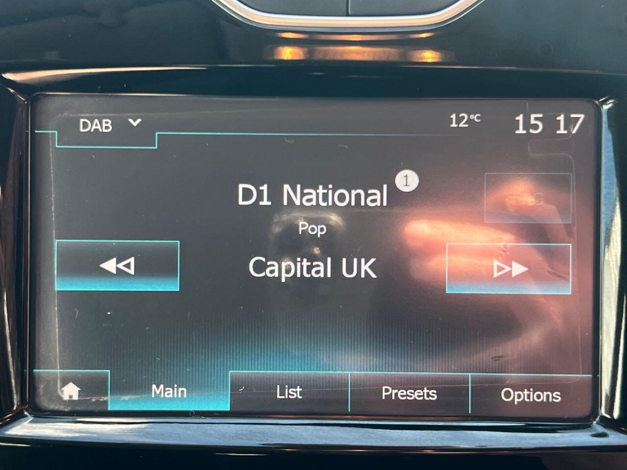 Renault Clio - Image 20