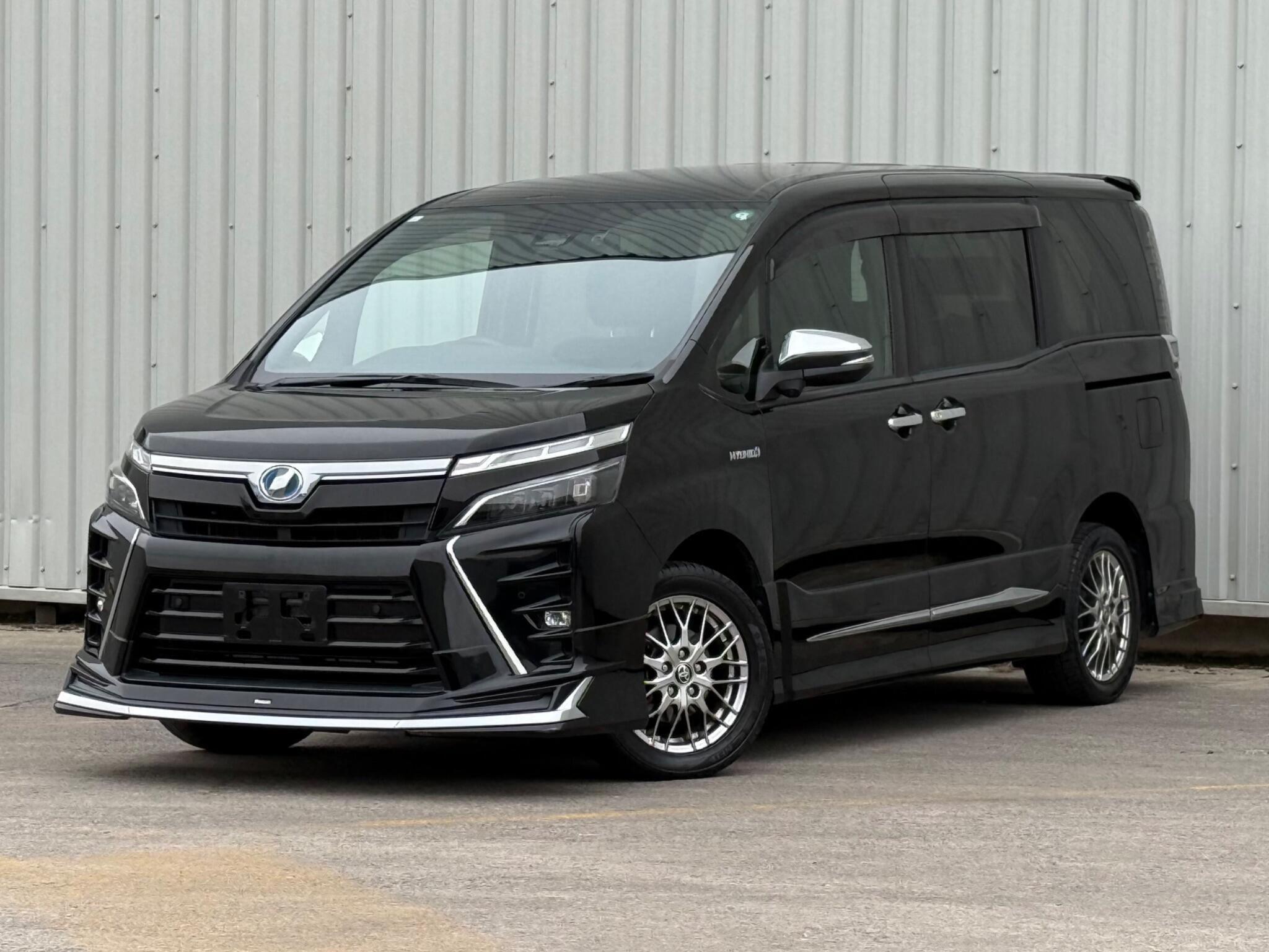 Toyota Voxy - Image 5
