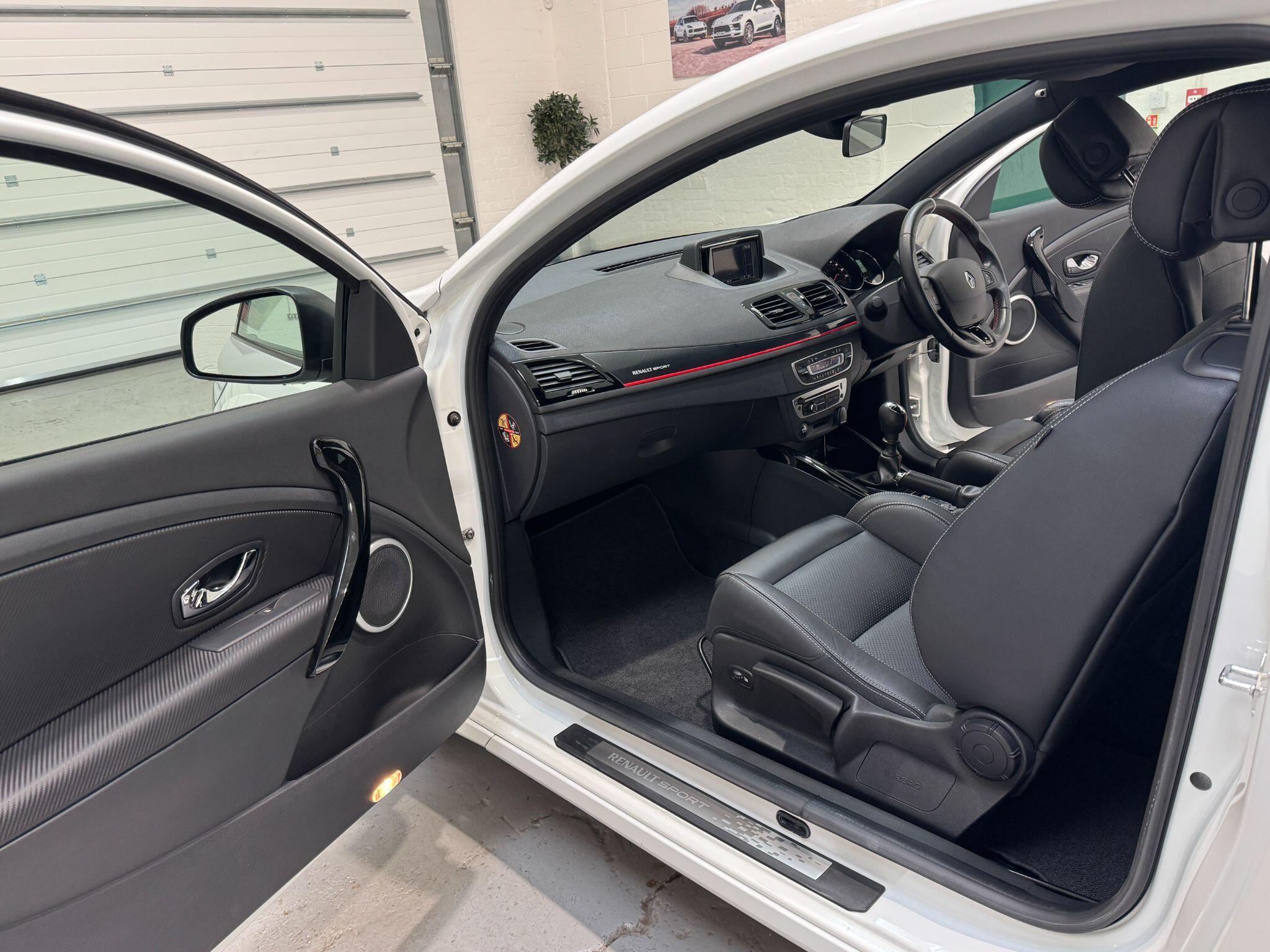 Renault Megane - Image 77