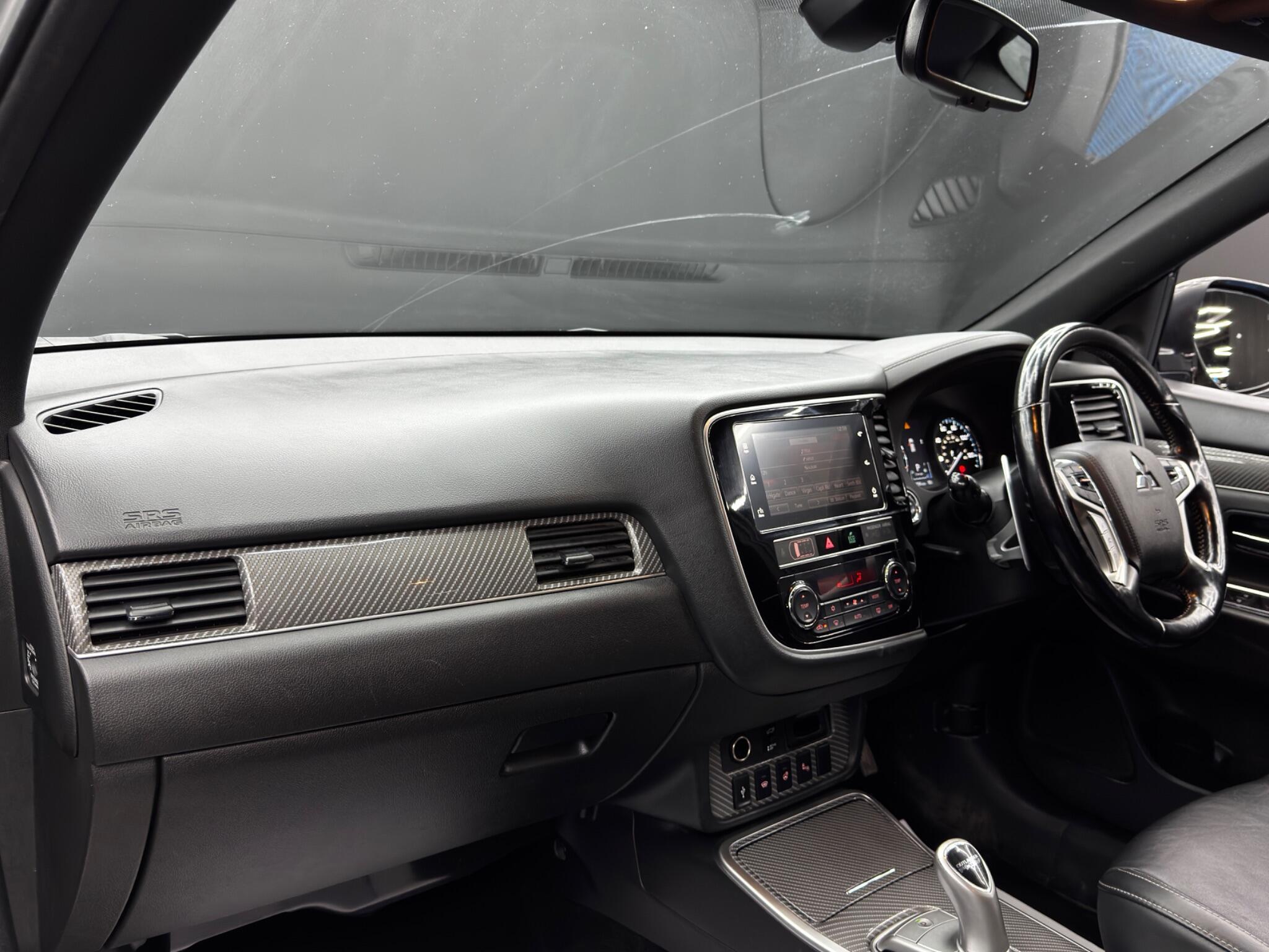 Mitsubishi Outlander - Image 11