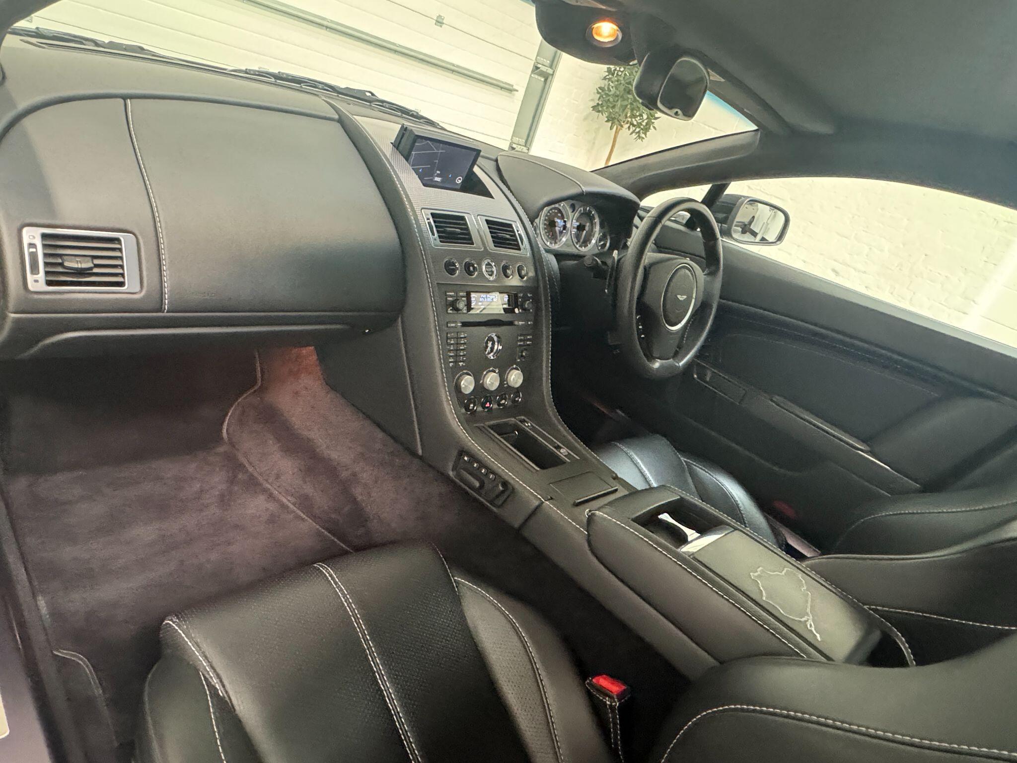 Aston Martin Vantage - Image 39