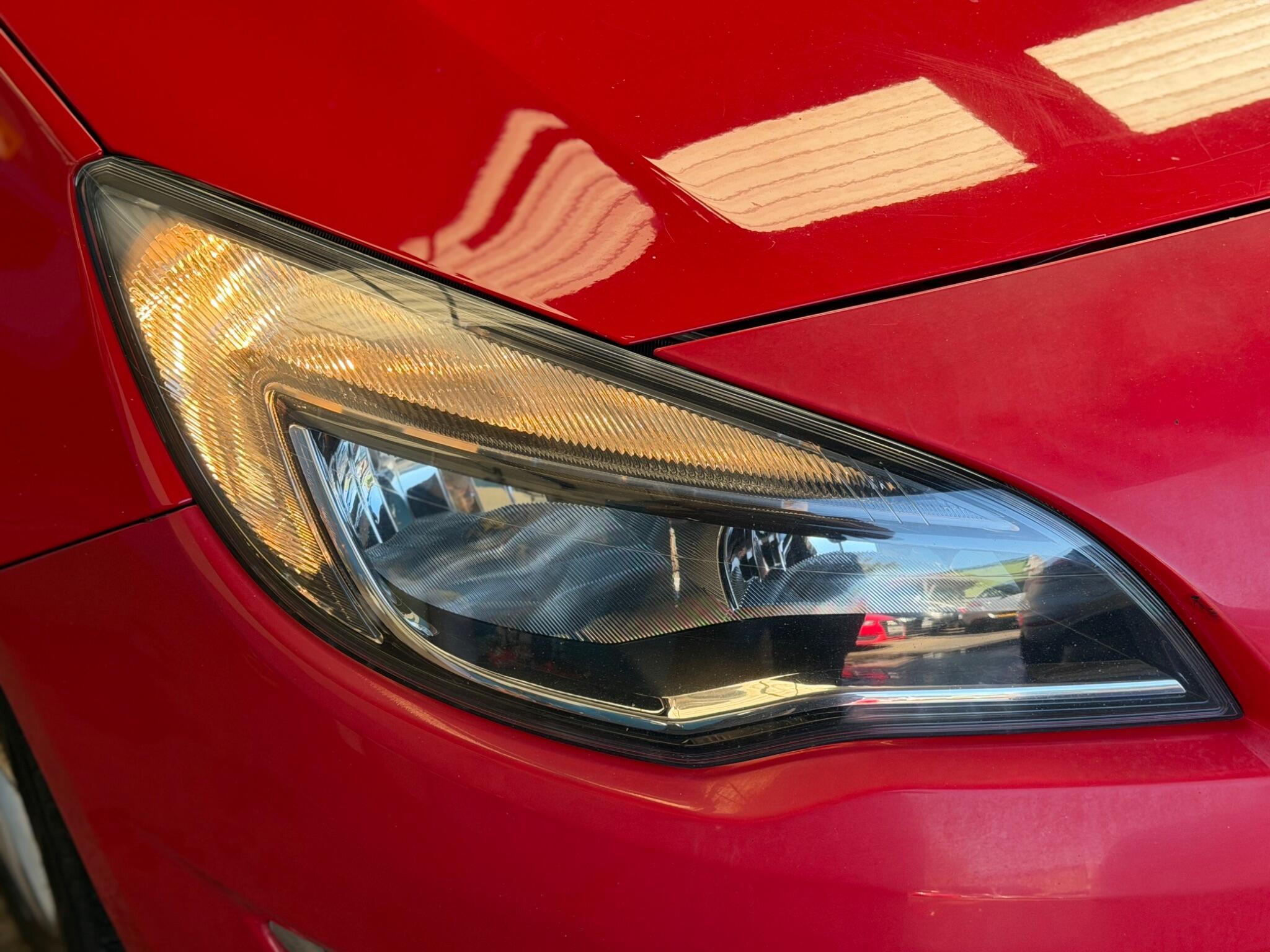 Vauxhall Astra - Image 11